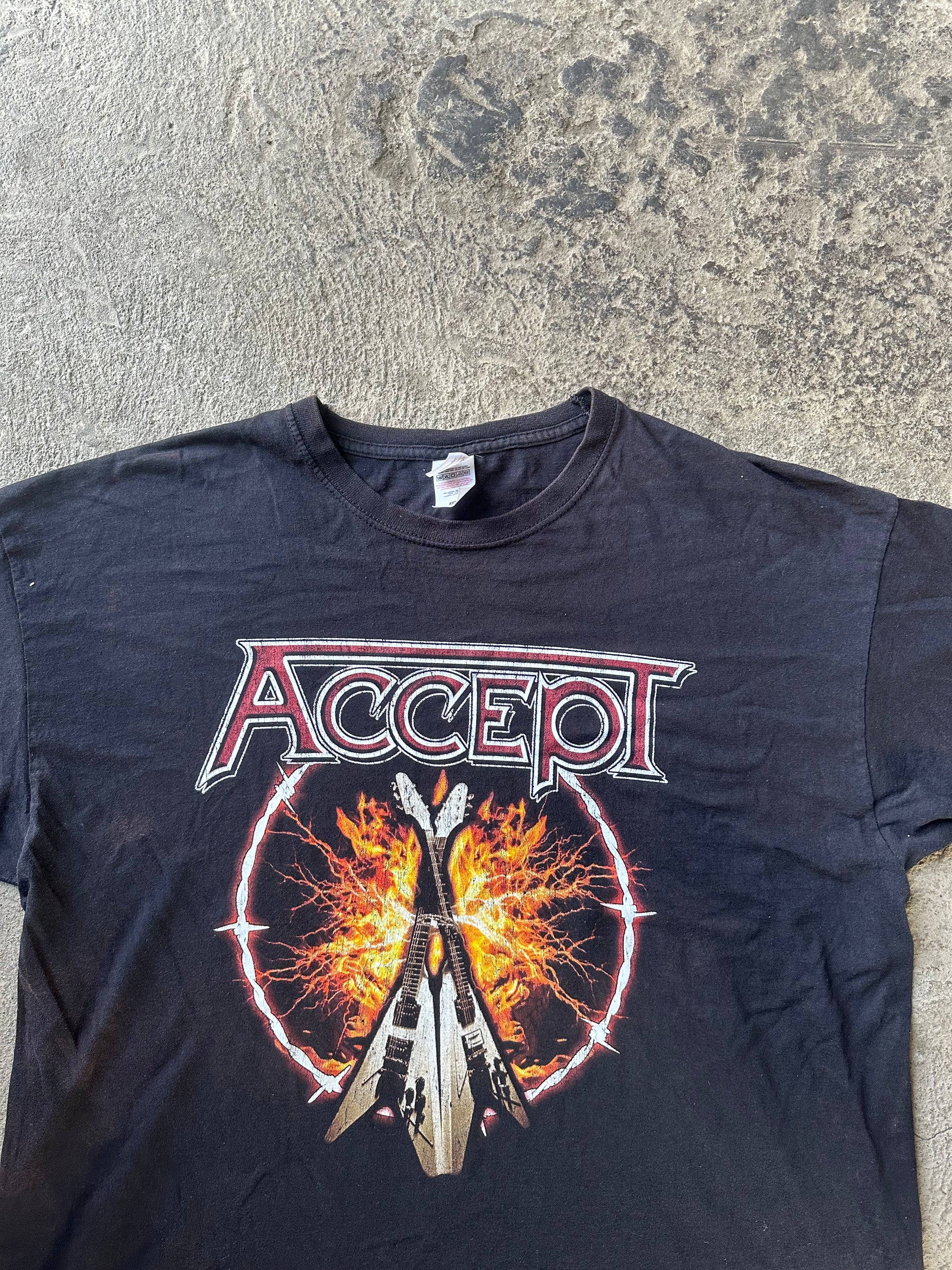 Accept Vintage Heavy Metal T-Shirt Fire Guitar Print | Size XL