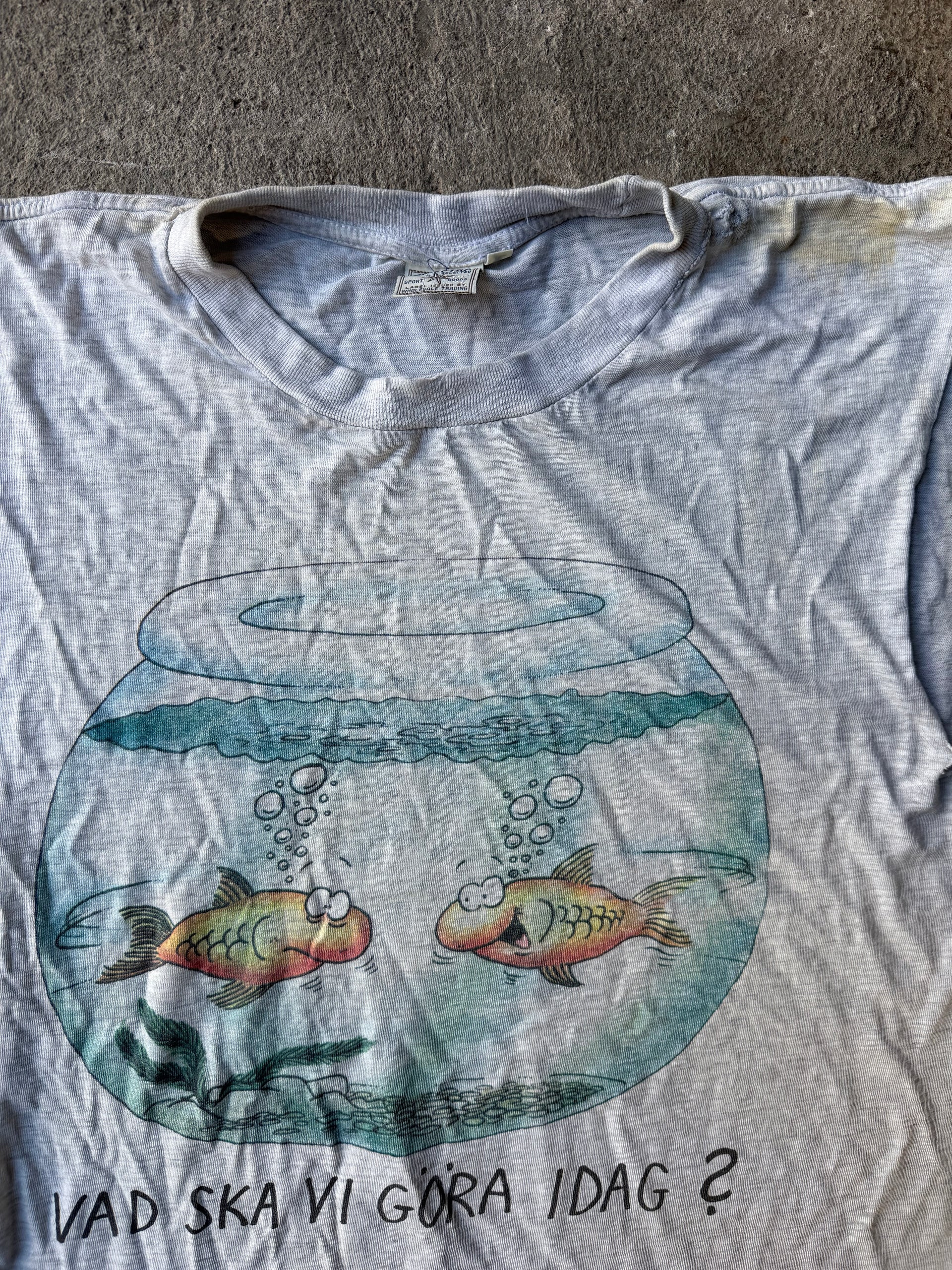 Vad Ska Vi Göra Idag? 90s Graphic Tee | Size XL