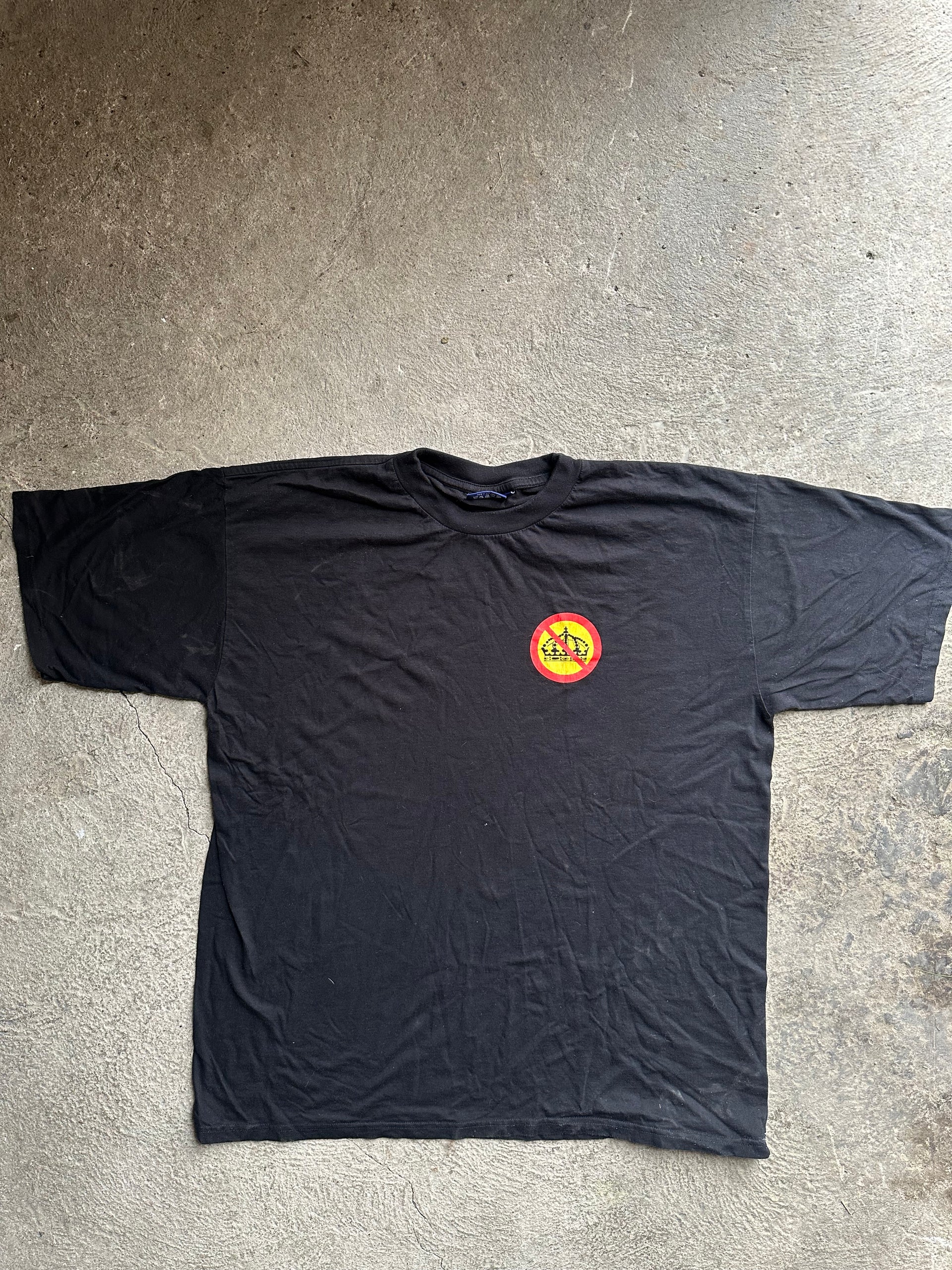 00s Anti-Monarchy Symbol Tee | Size XXL