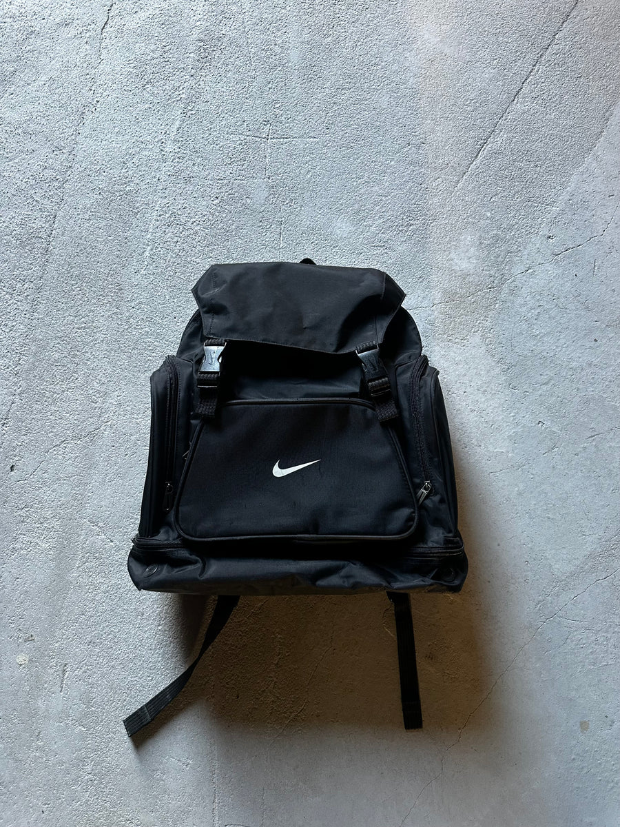 nike backpacks discontinued Vintage Backpack – dla dushy lined front pocket holds small devices Padded shoulder straps with stroller buckles Luggage sleeve Easy Backpack Nike Varsity Elite (32L)