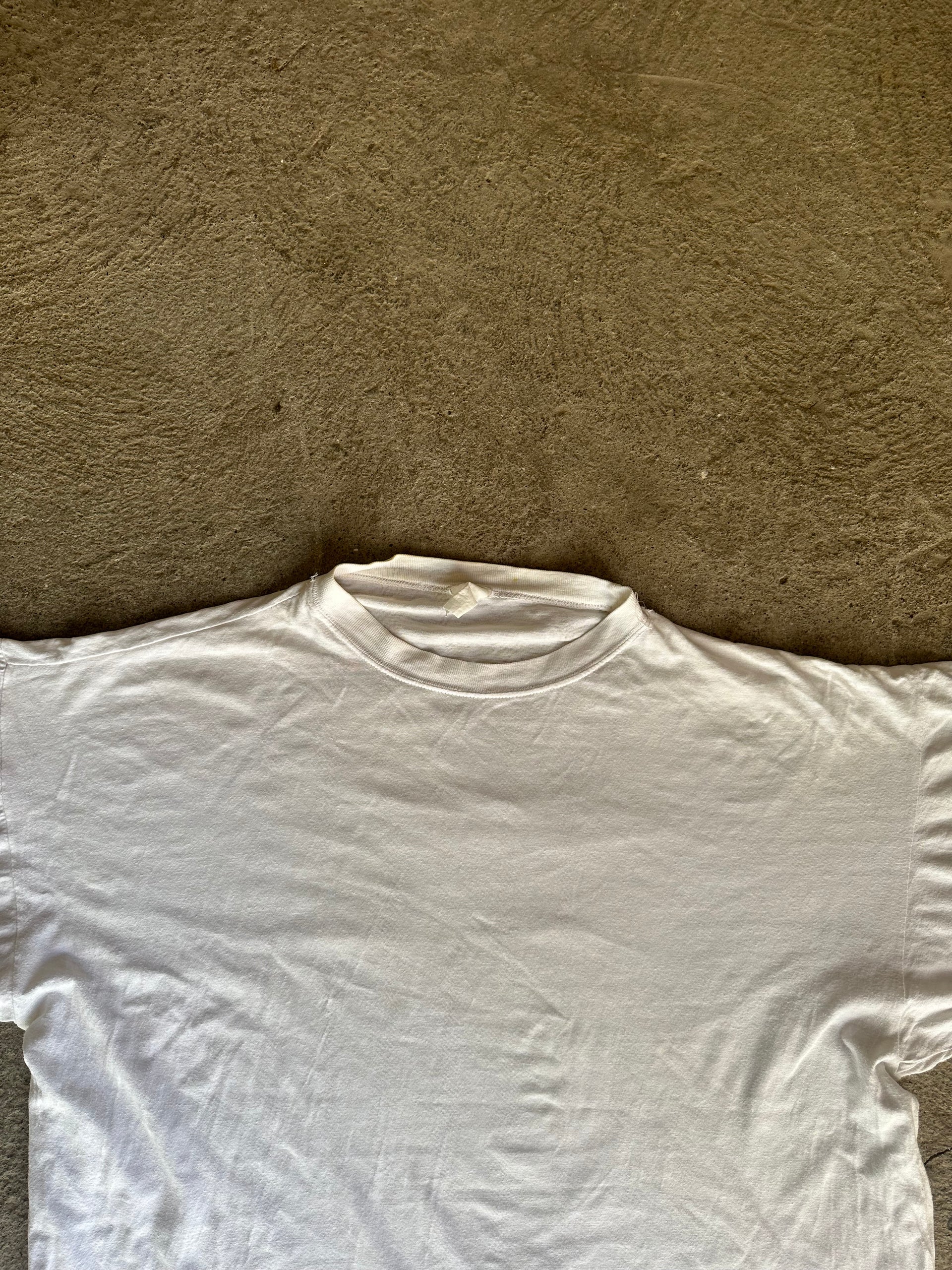 90s Vintage White Blank Single Stitch Tee | Size L/XL