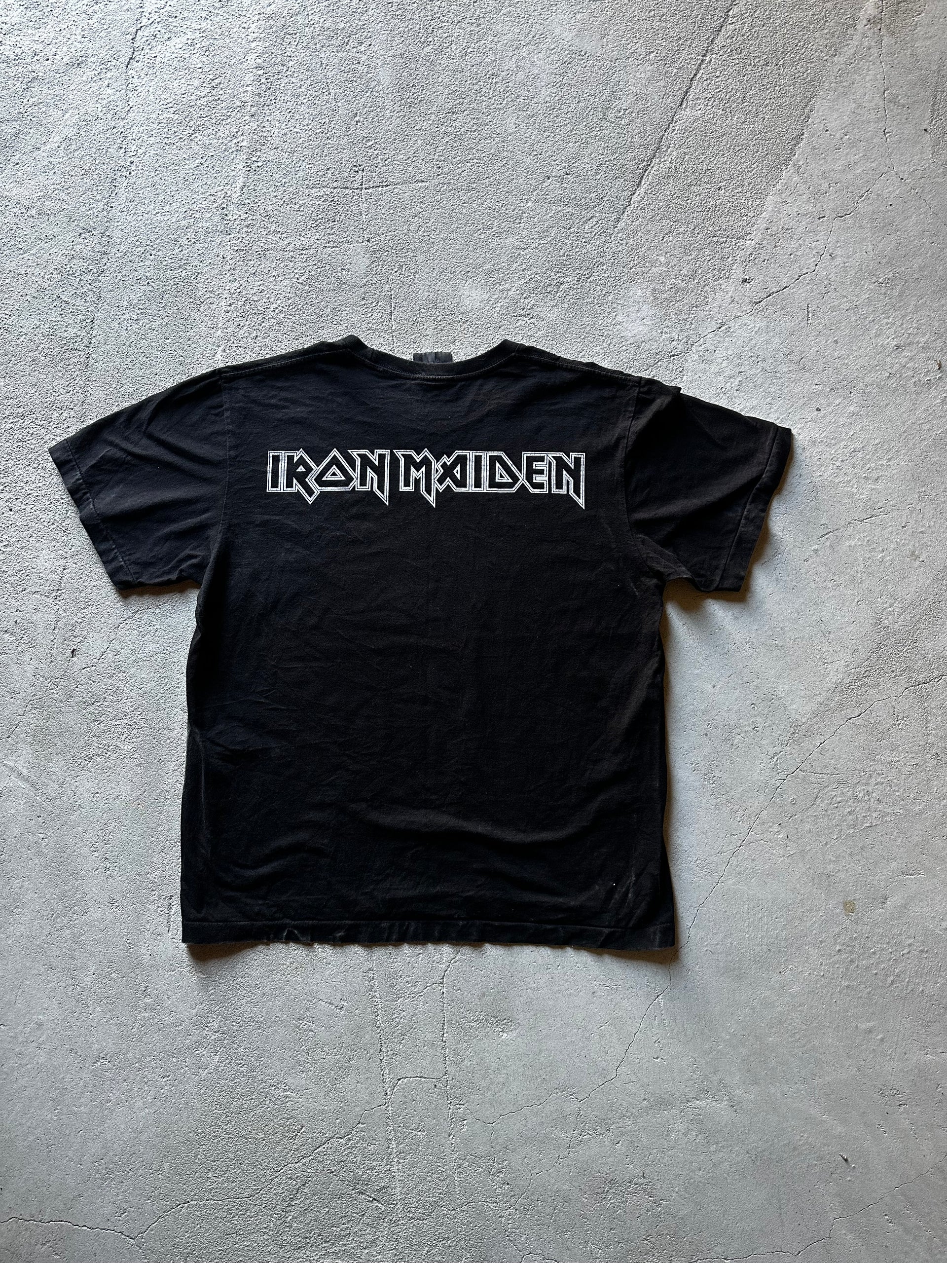 Iron Maiden merch med ikonisk frontgrafik från senare turnéer