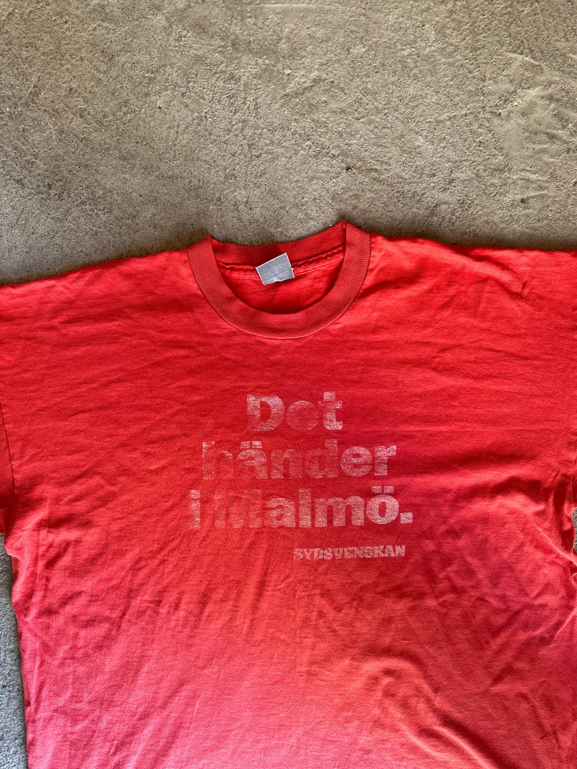 90s Det händer i Malmö” Sydsvenskan Tee | Size XL