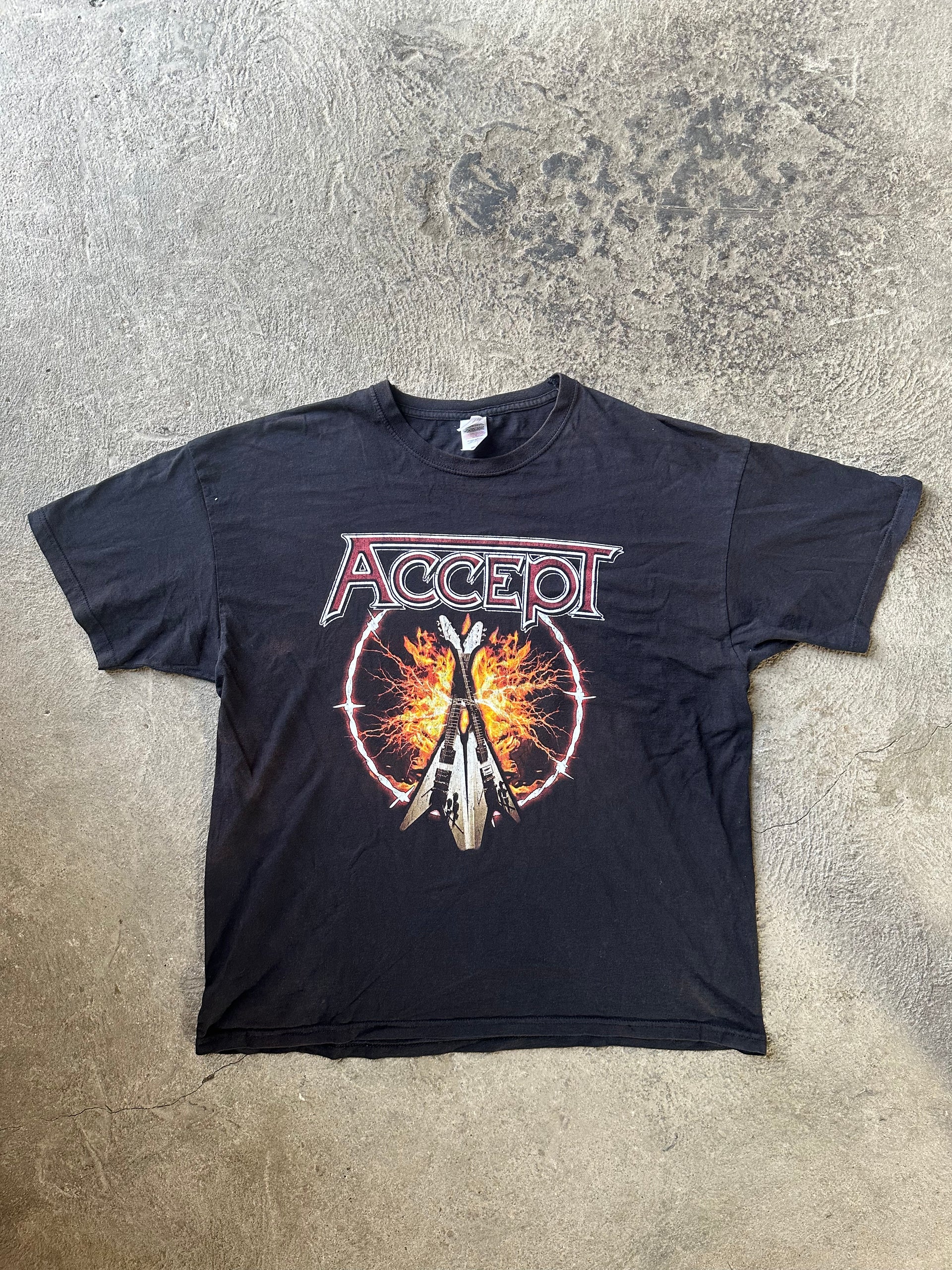 Accept Vintage Heavy Metal T-Shirt Fire Guitar Print | Size XL