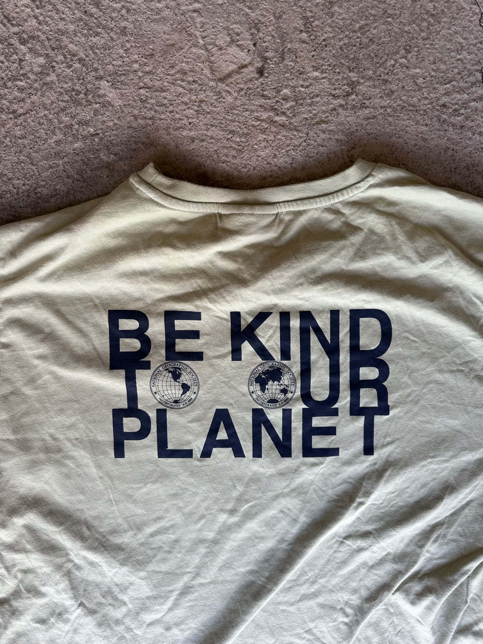 National Geographic “Be Kind To Our Planet” Tee | Size M