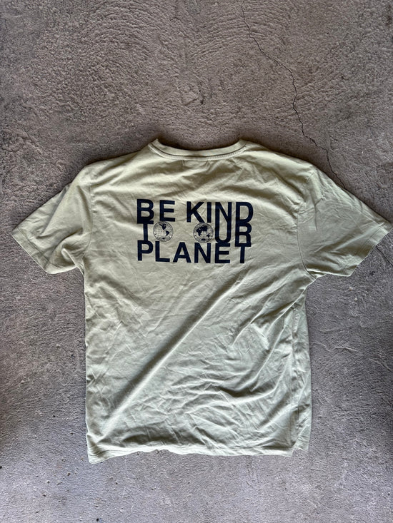 National Geographic “Be Kind To Our Planet” Tee | Size M