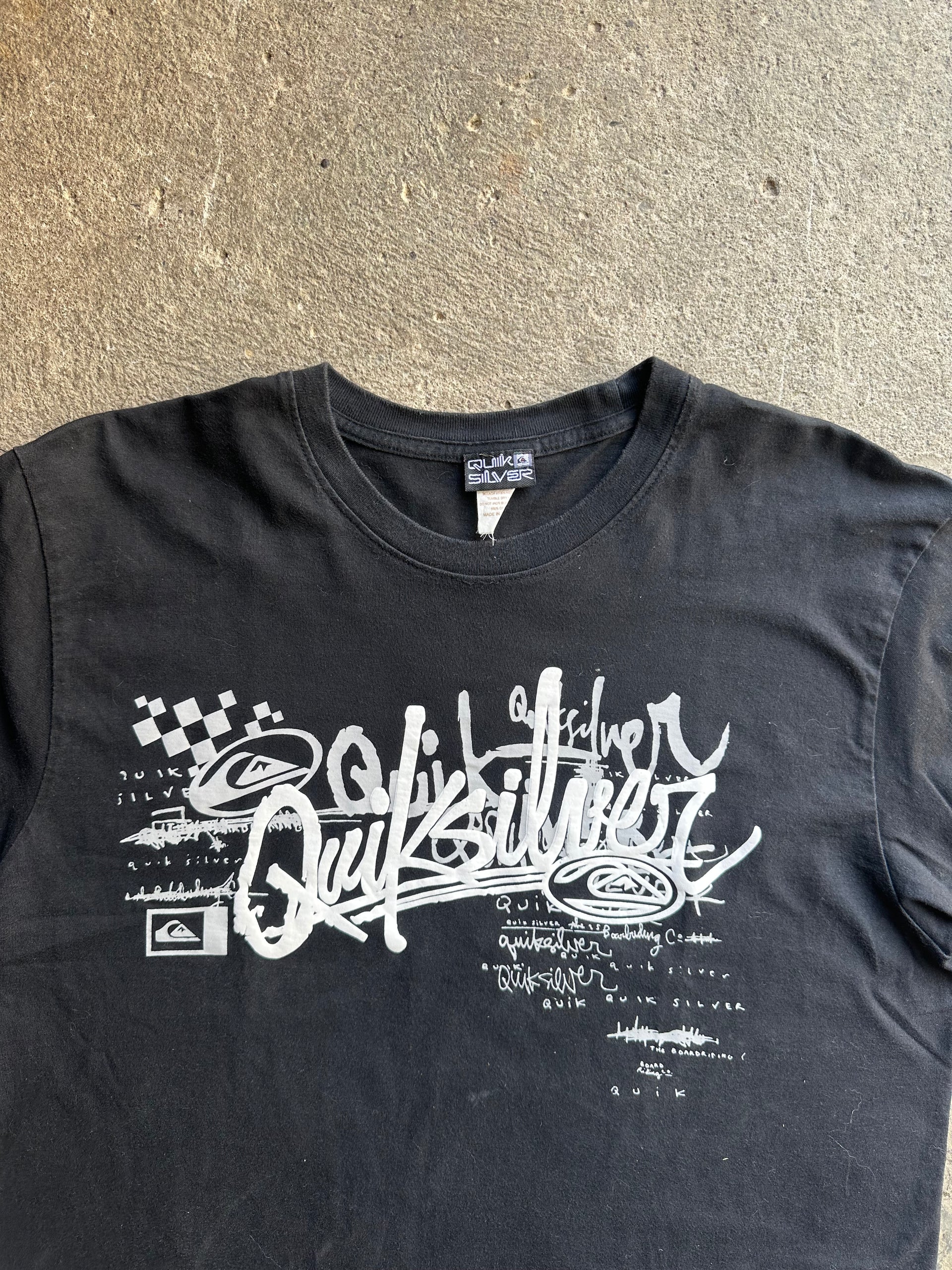 Quiksilver Graffiti Logo T-shirt 2000s | Size L