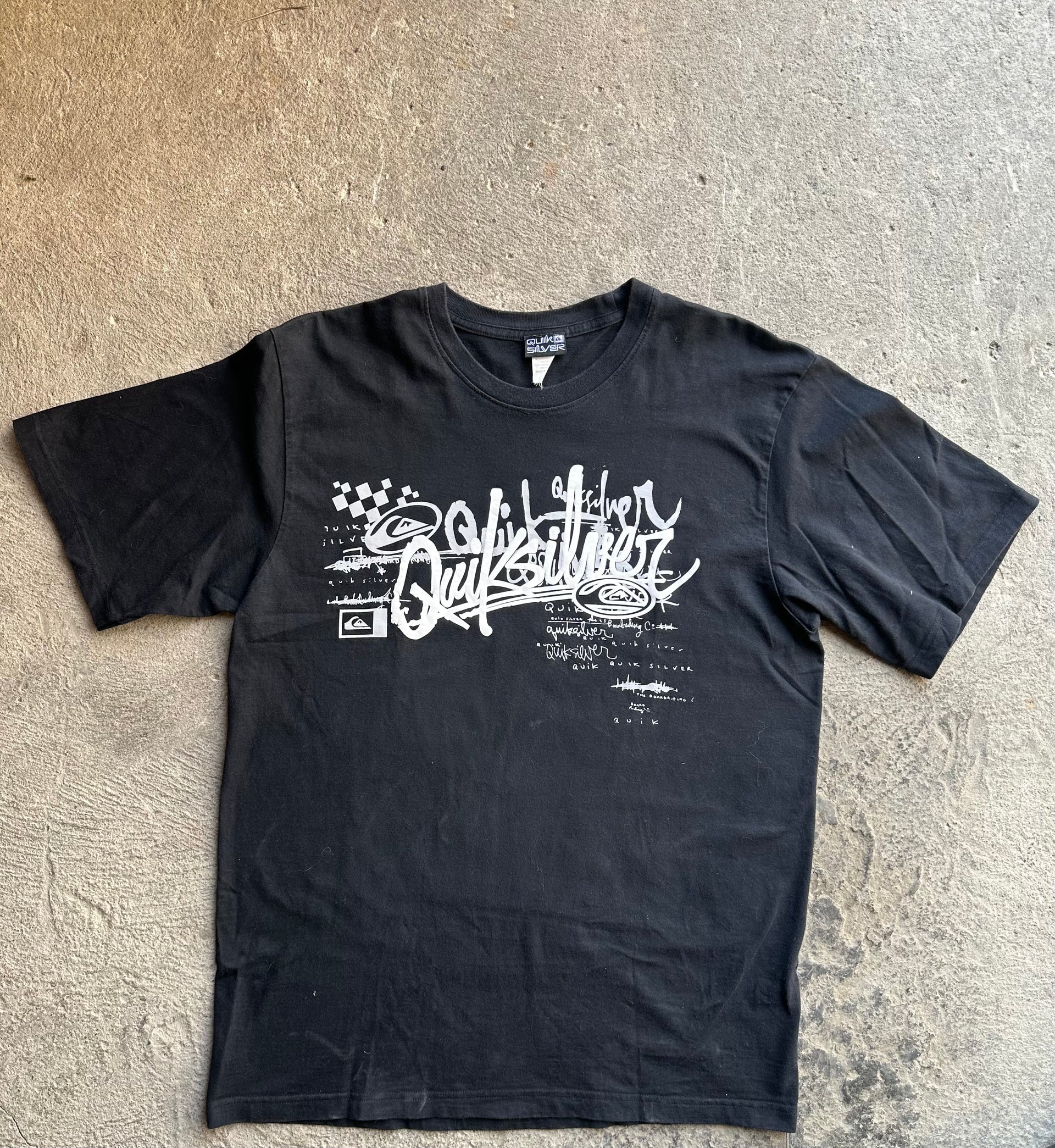 Quiksilver Graffiti Logo T-shirt 2000s | Size L