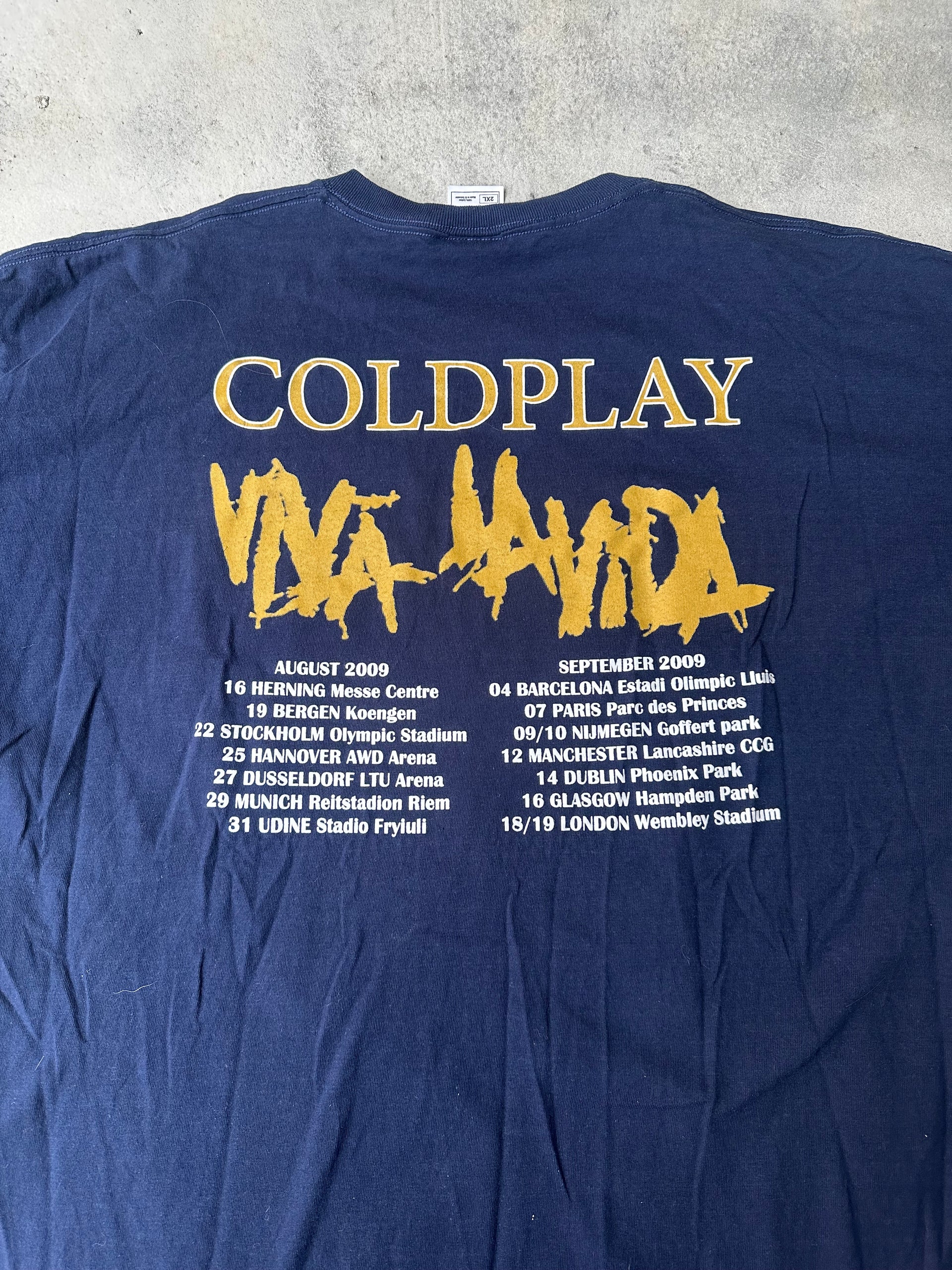 Vintage Coldplay viva la vida tour T-shirt from 2009 (SIZE XL)