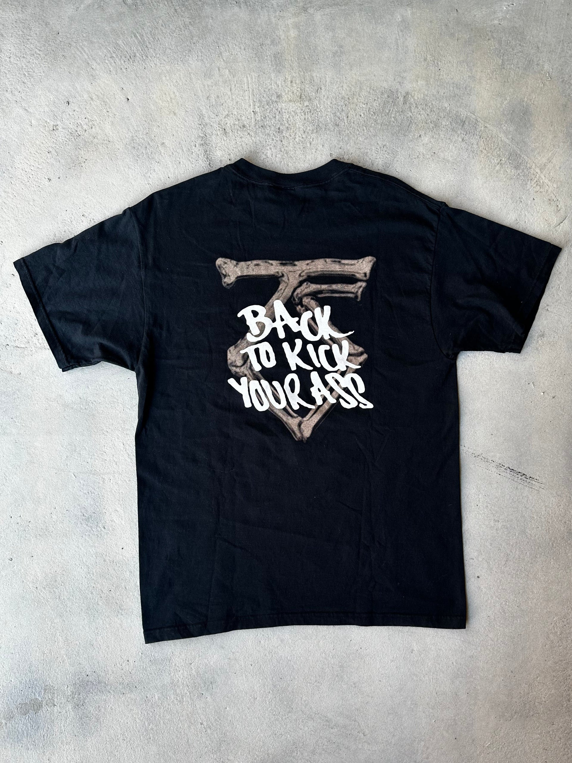 2000s Twisted Sister Band Tee – Distressed graphic, Fruit of the Loom Heavy, rare heavy metal shirt. showing the back logo back to kick your ass