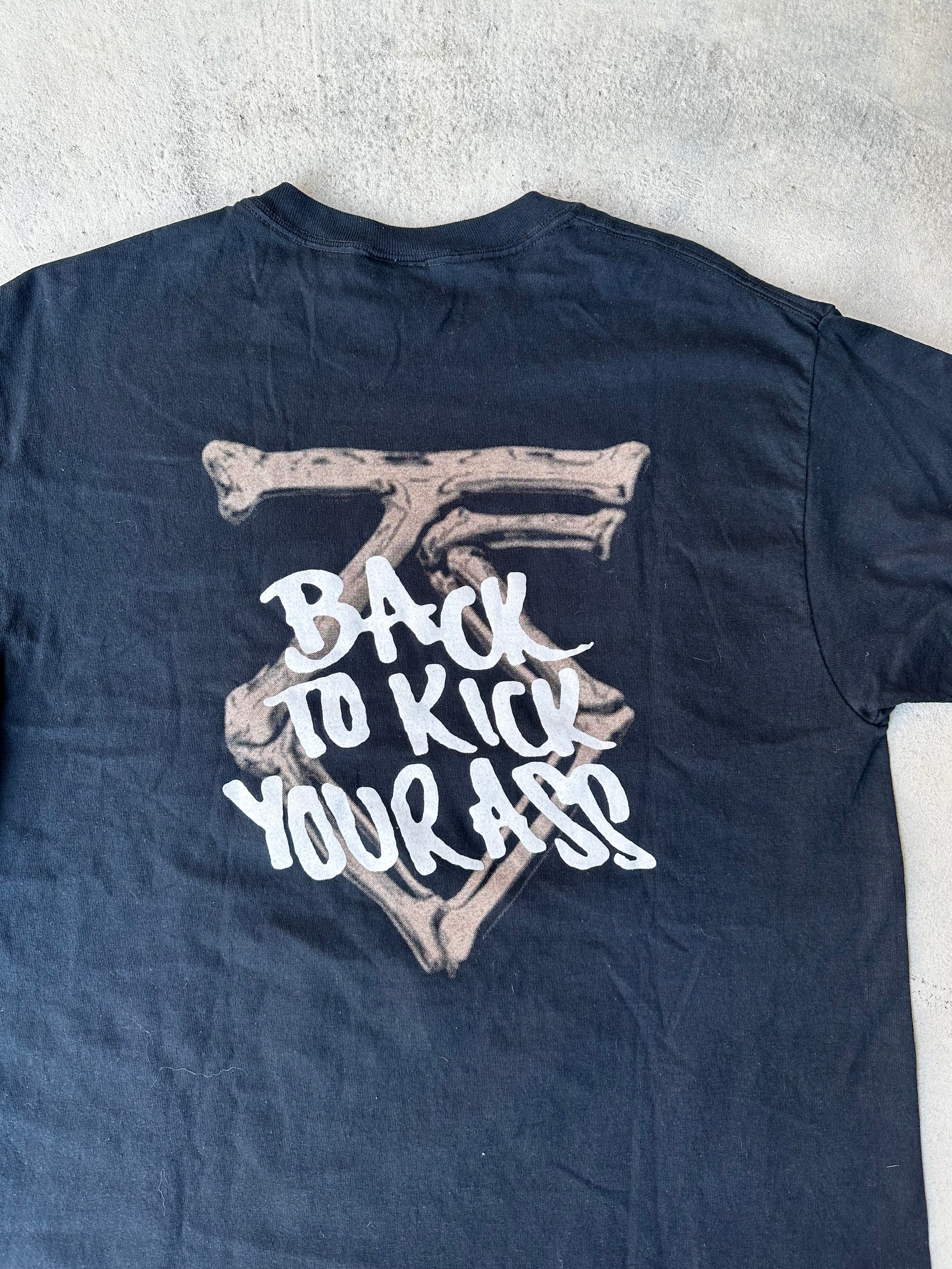 2000s Twisted Sister Band Tee – ZOOM in on Back to kick your ass logo.