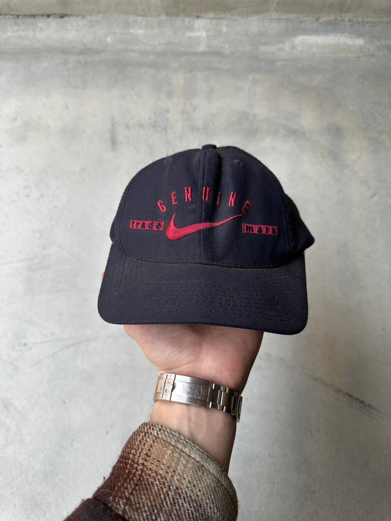 VINTAGE GENUINE TRADE MARK NIKE CAP MADE IN THE USA