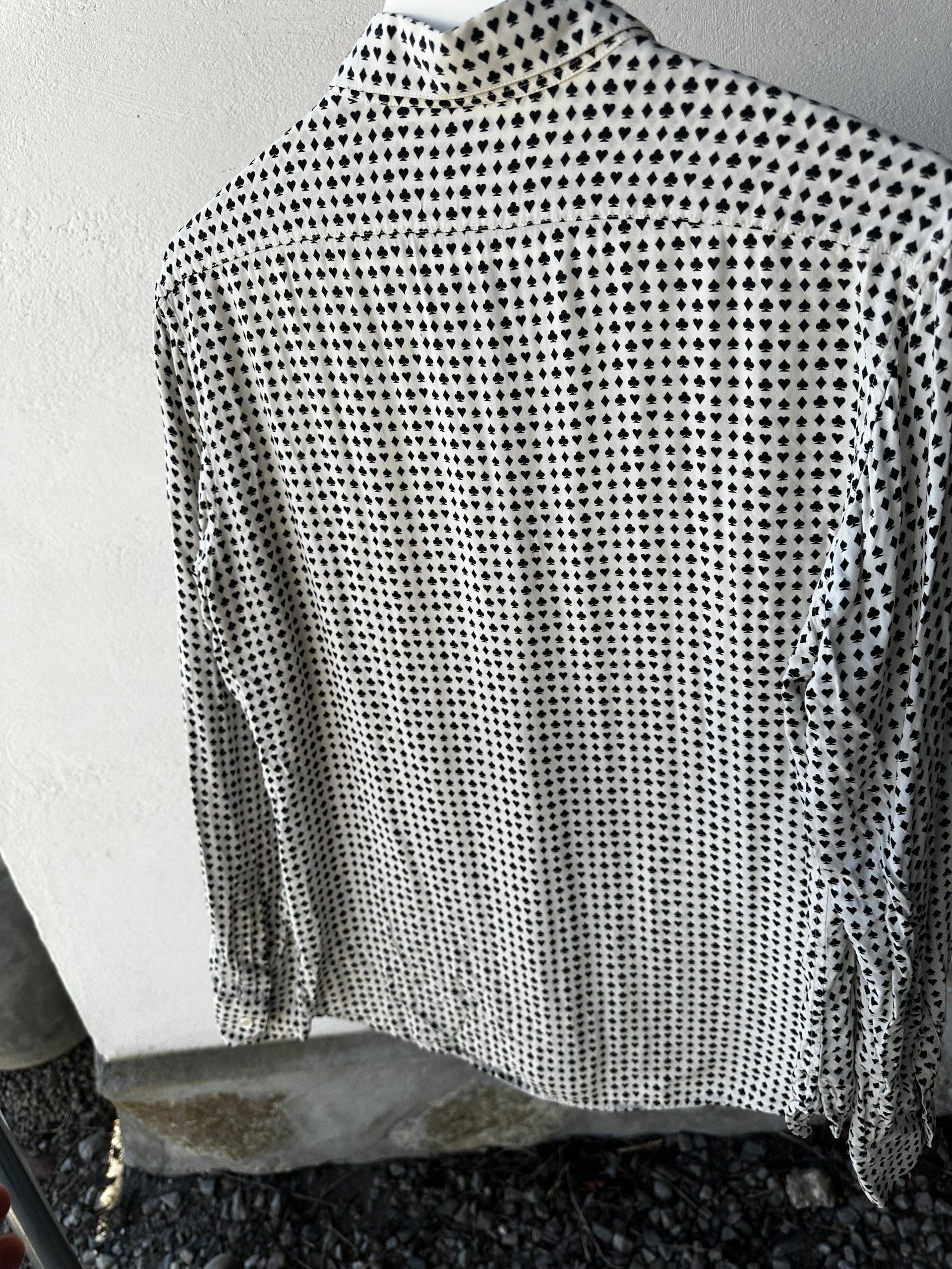 Vintage Saint Laurent skjorta med minimalistiskt mönster i silke