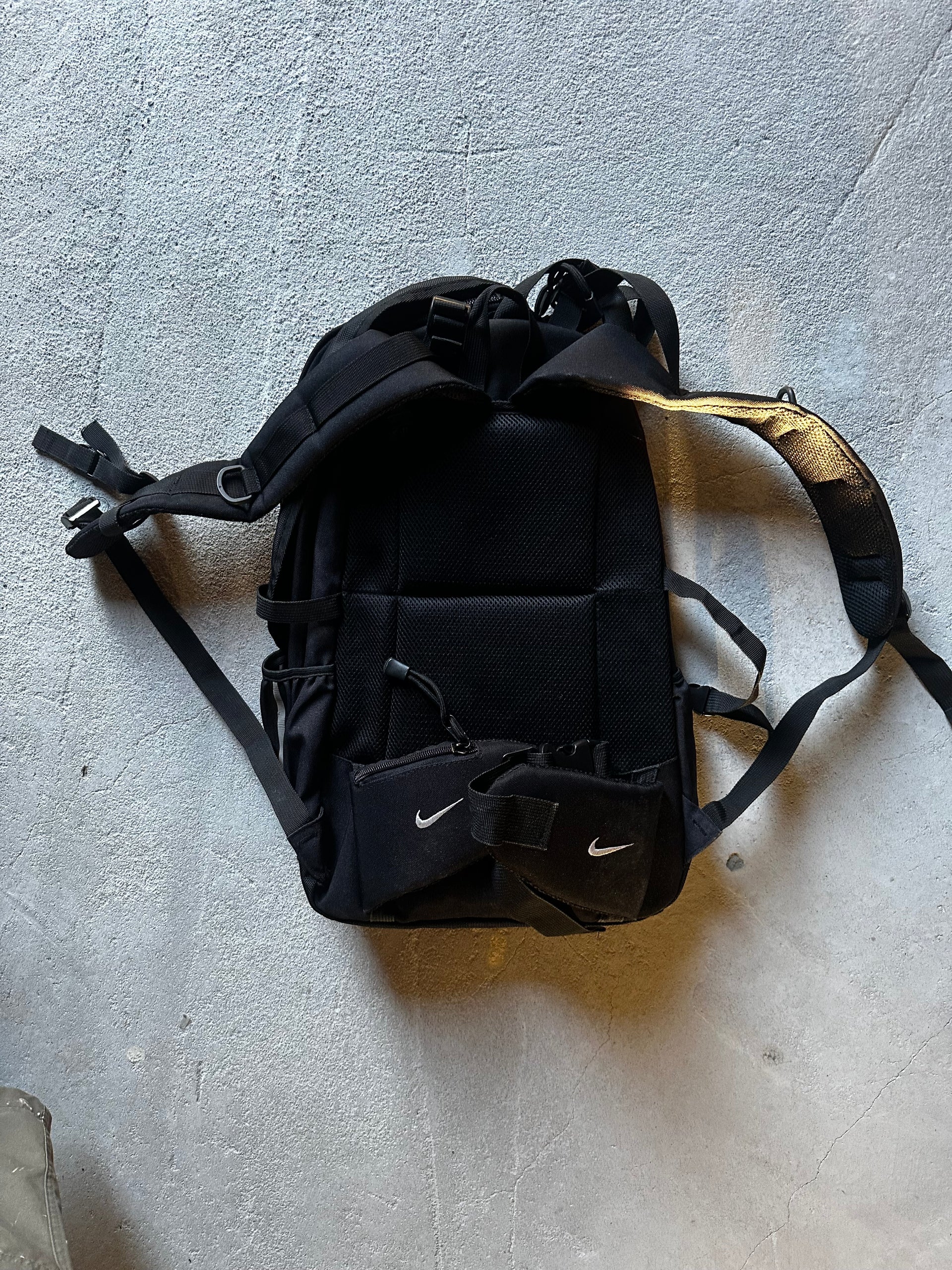Vintage Nike Trail Backpack – Reflective Utility (Late 90s/2000s)