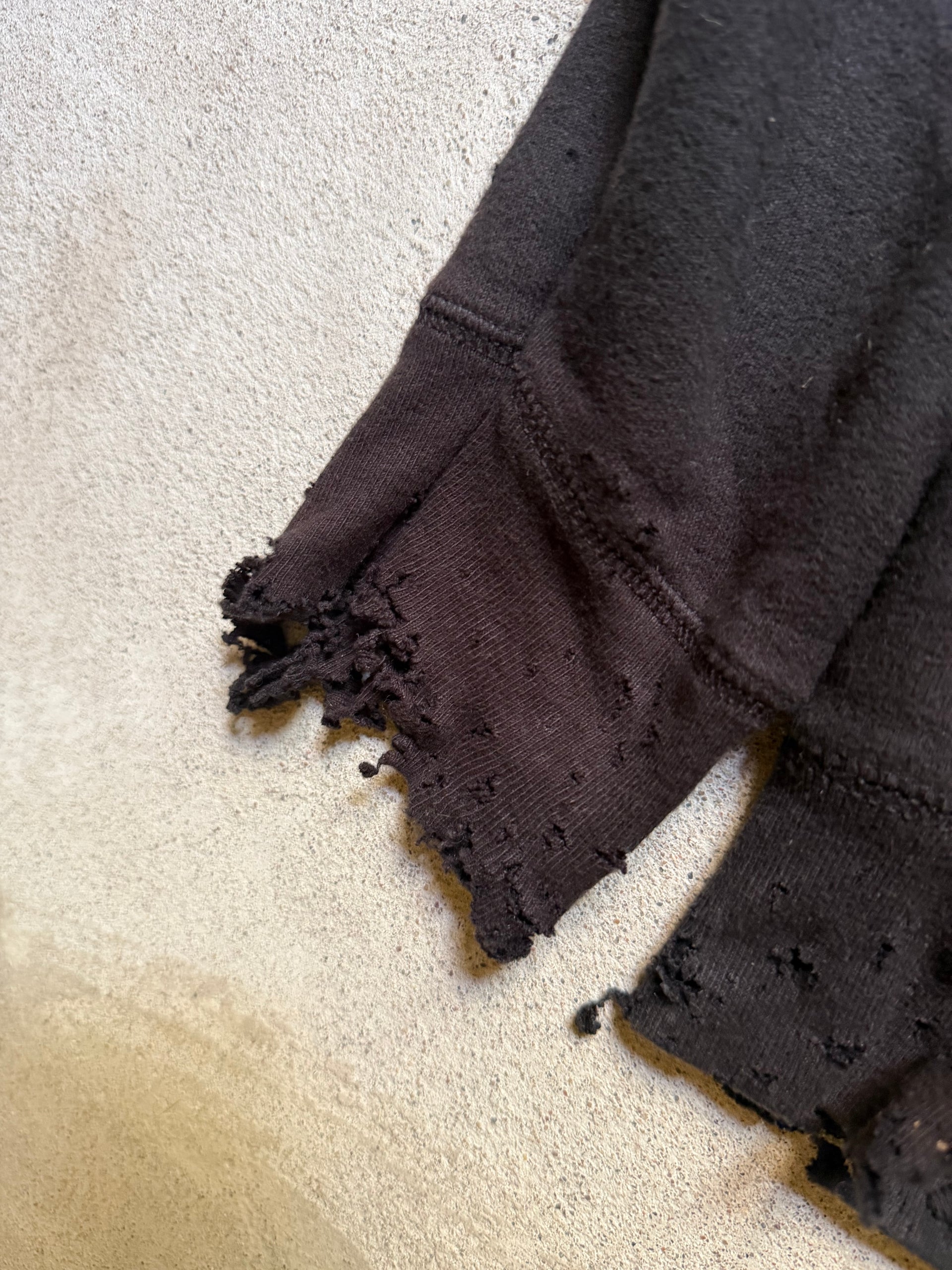 2000s Distressed Black Sweatshirt | Size L