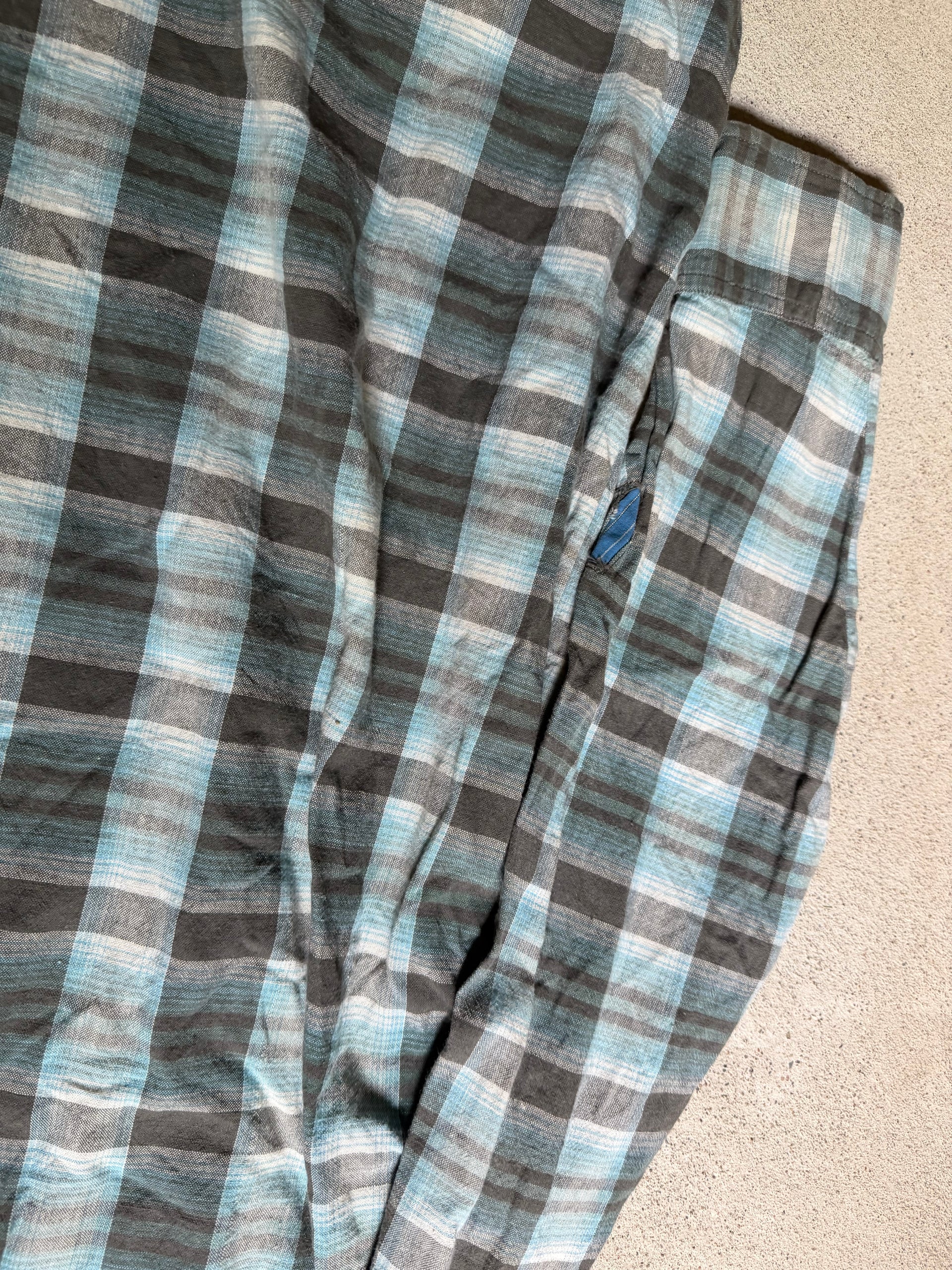 80s Repaired Plaid Flannel Shirt Blue Grey | Size L