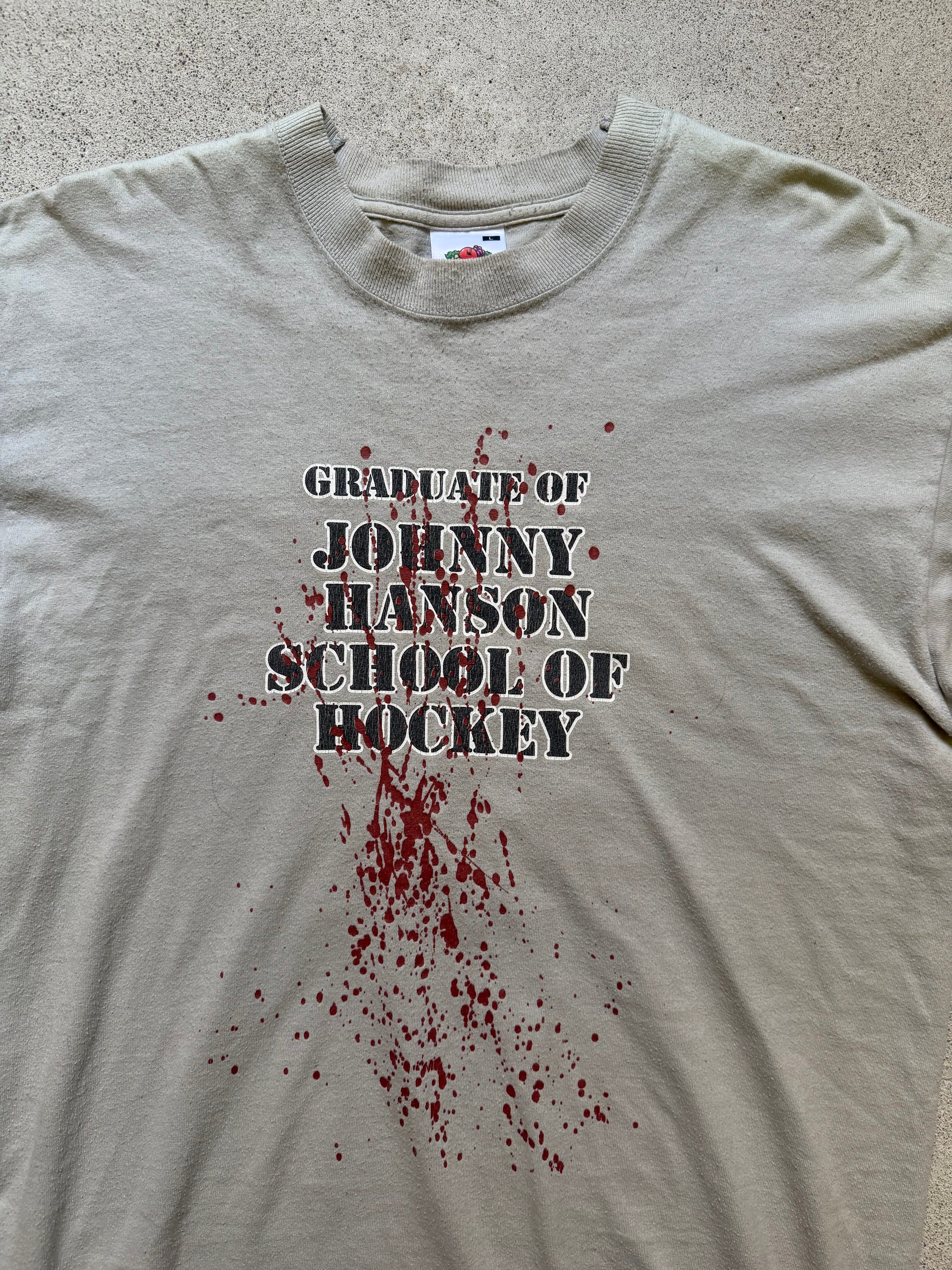 2000s Johnny Hanson School of Hockey T-Shirt | Size L