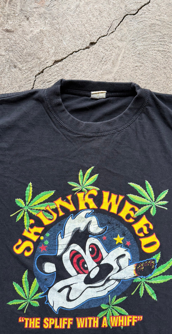 90s Skunk Weed Graphic T-Shirt | Size L