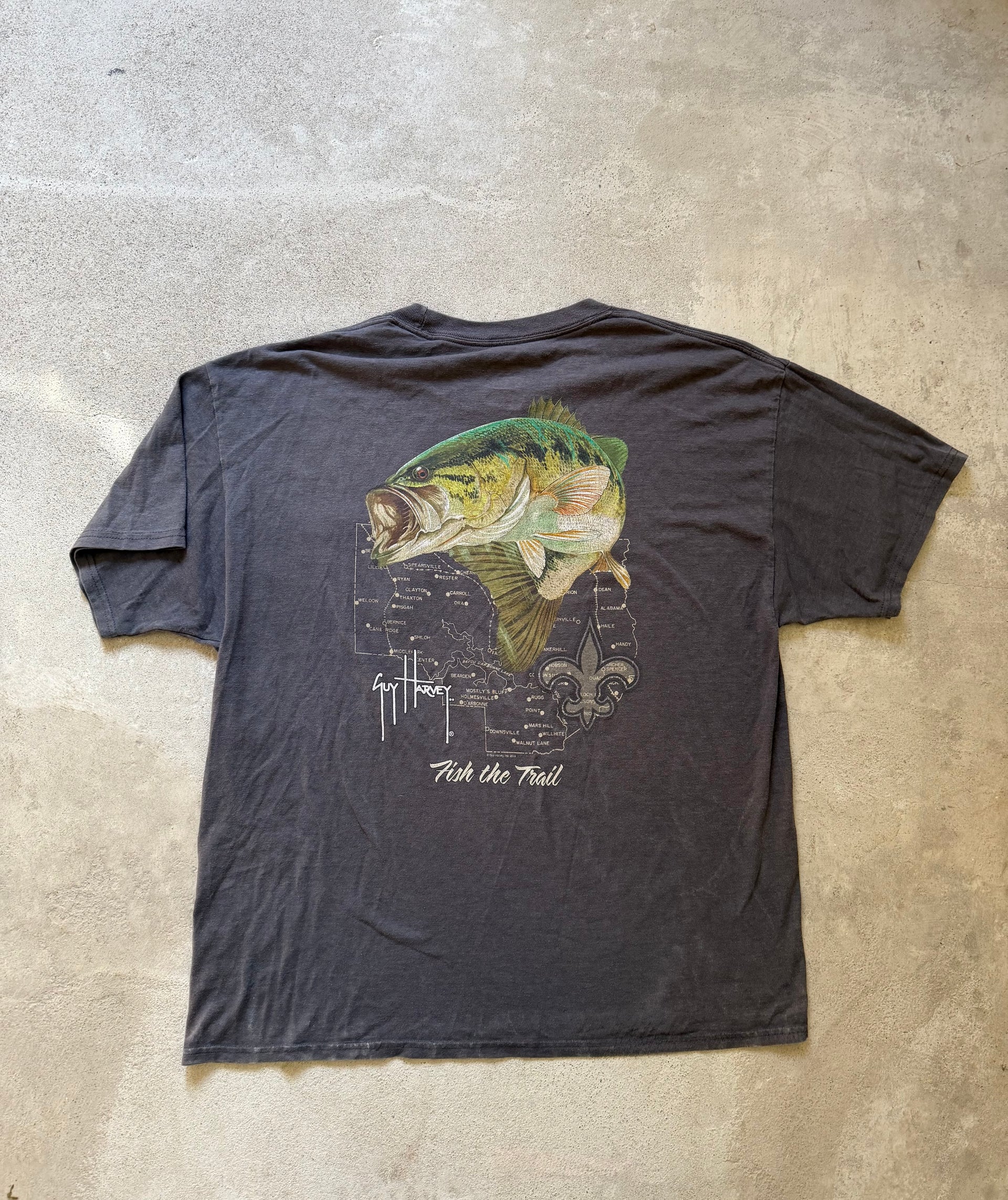 2010s Guy Harvey Fish Graphic Pocket Tee | Size XL