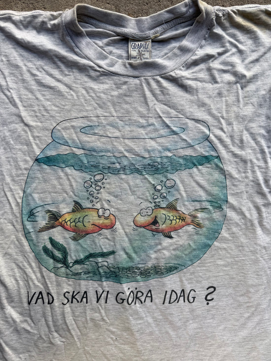 Vad Ska Vi Göra Idag? 90s Graphic Tee | Size XL