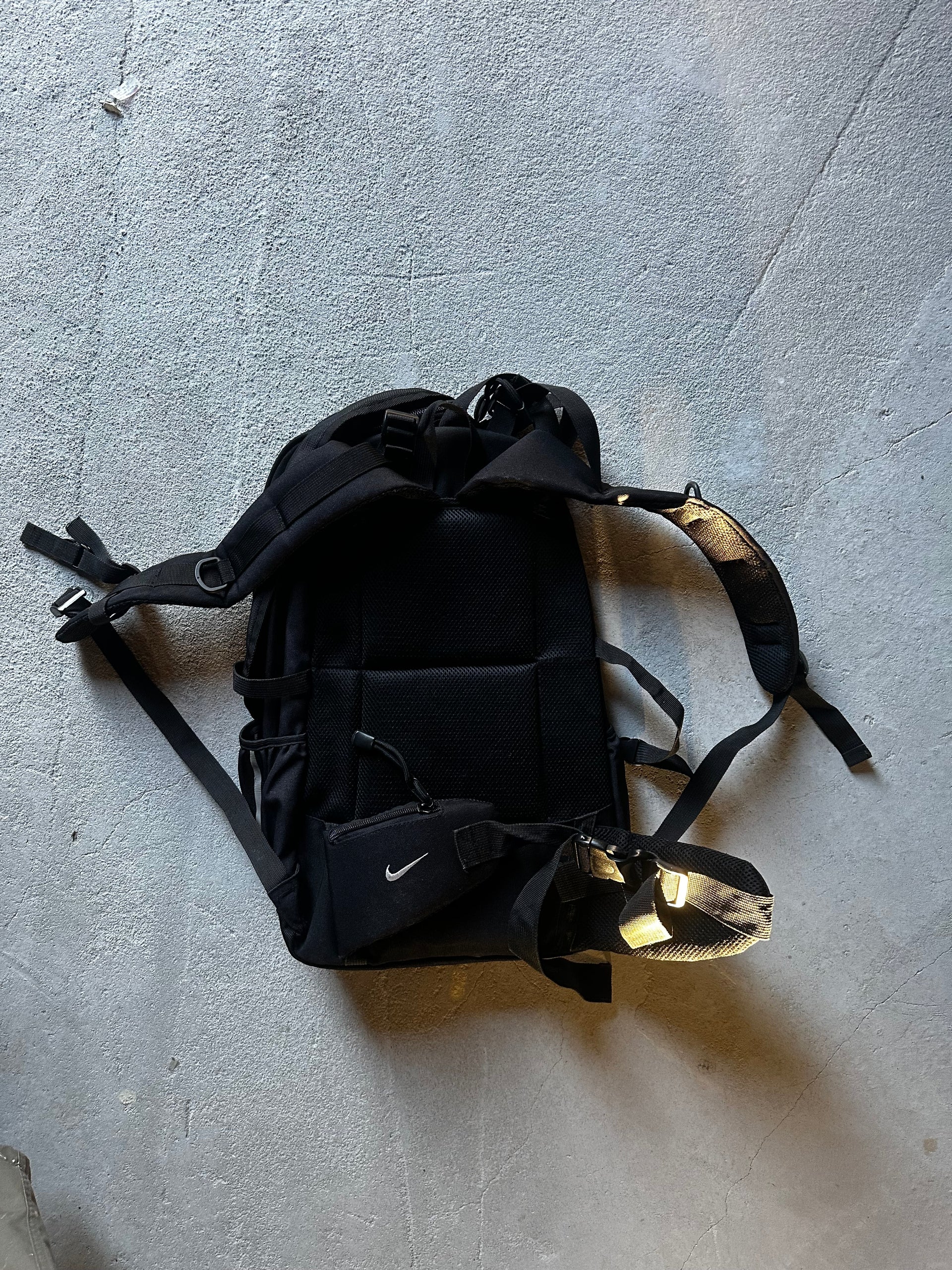 Vintage Nike Trail Backpack – Reflective Utility (Late 90s/2000s)