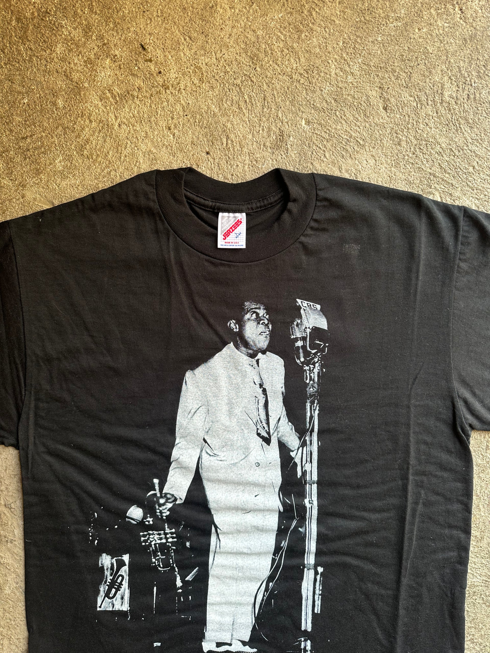 Louis Armstrong Jazzin’ It Up Vintage Tee | Size L