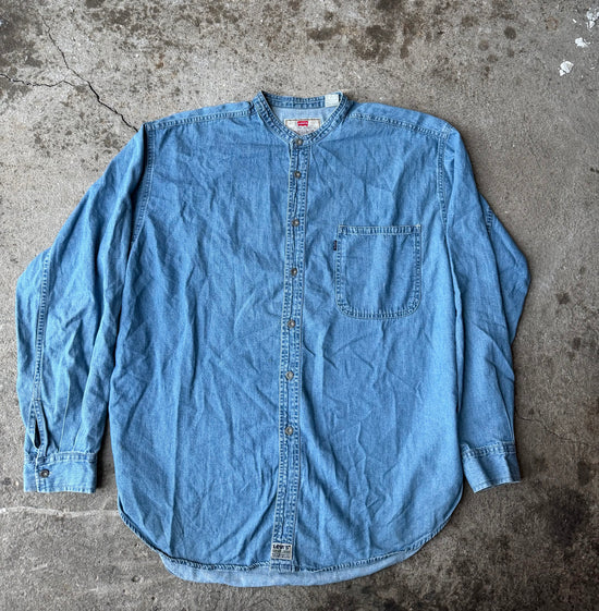 90s Levi’s Denim Shirt | Size L