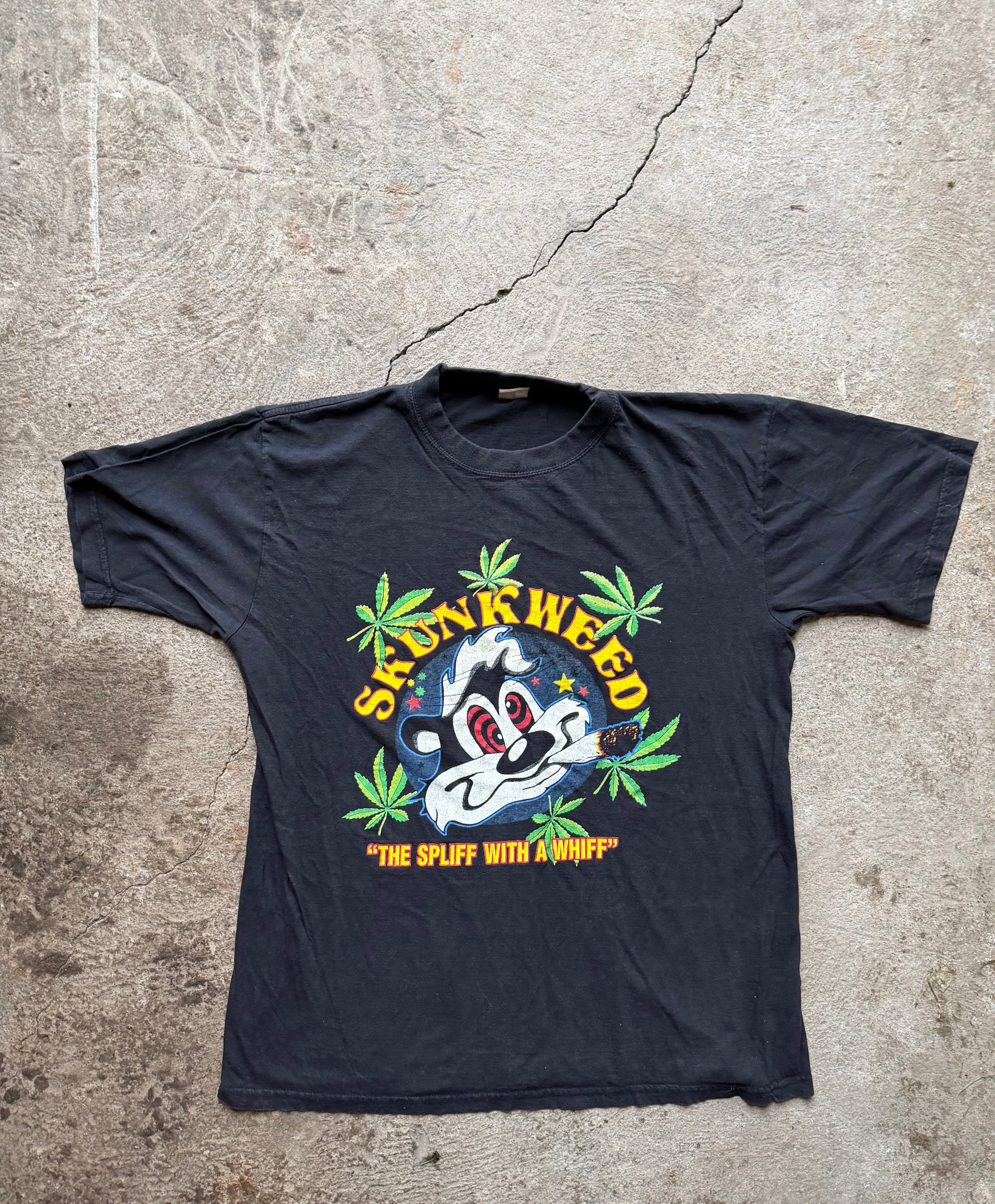 90s Skunk Weed Graphic T-Shirt | Size L