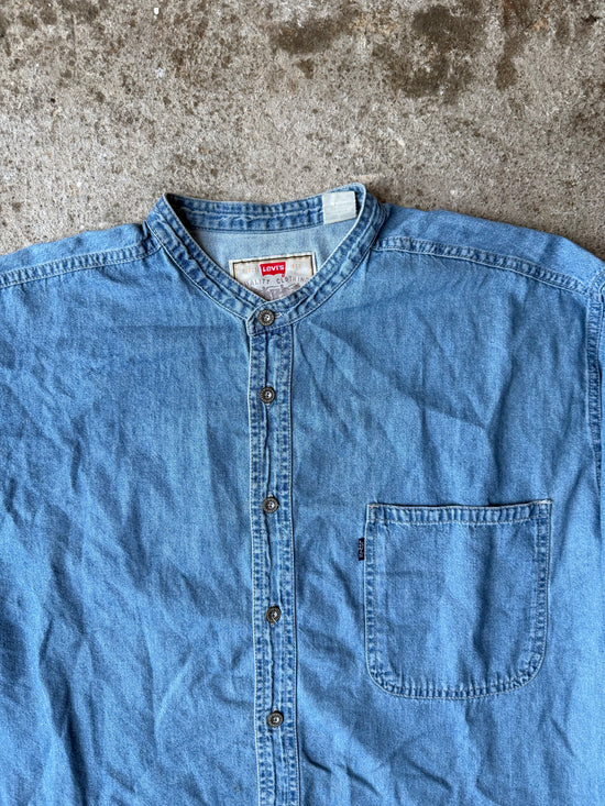 90s Levi’s Denim Shirt | Size L