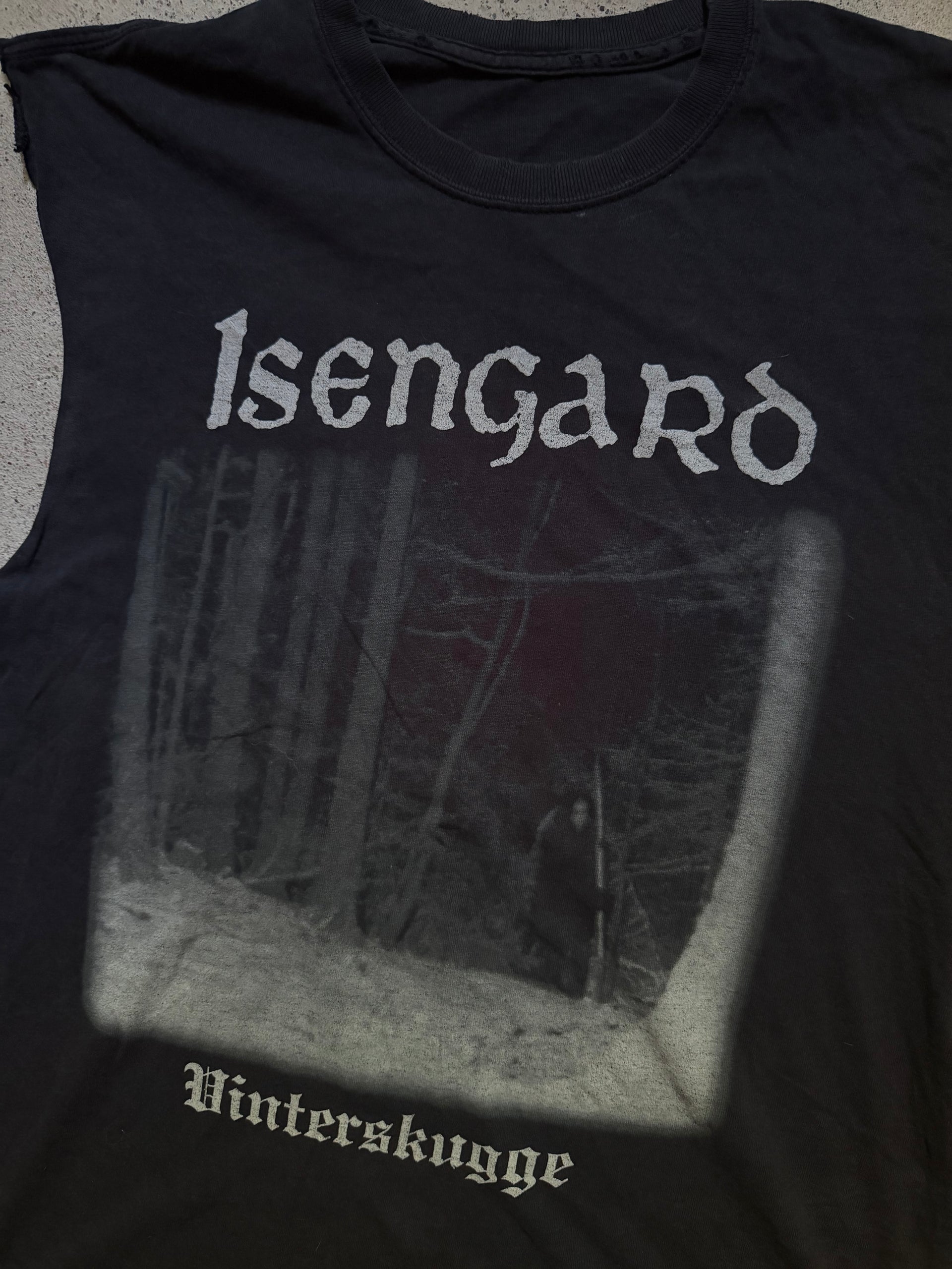 2000s Isengard “Vinterskugge” Cut-Off Tee | Size L