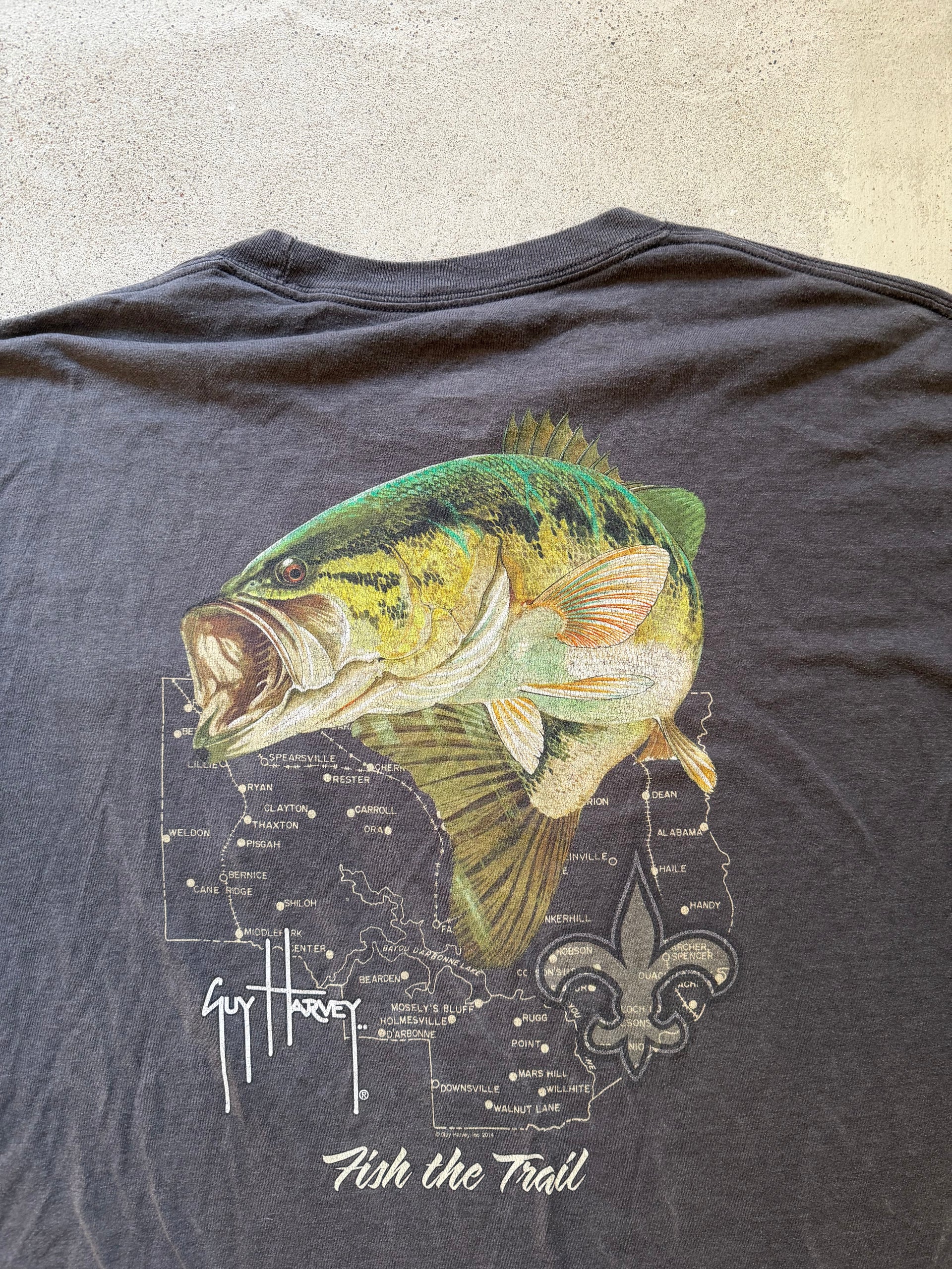 2010s Guy Harvey Fish Graphic Pocket Tee | Size XL