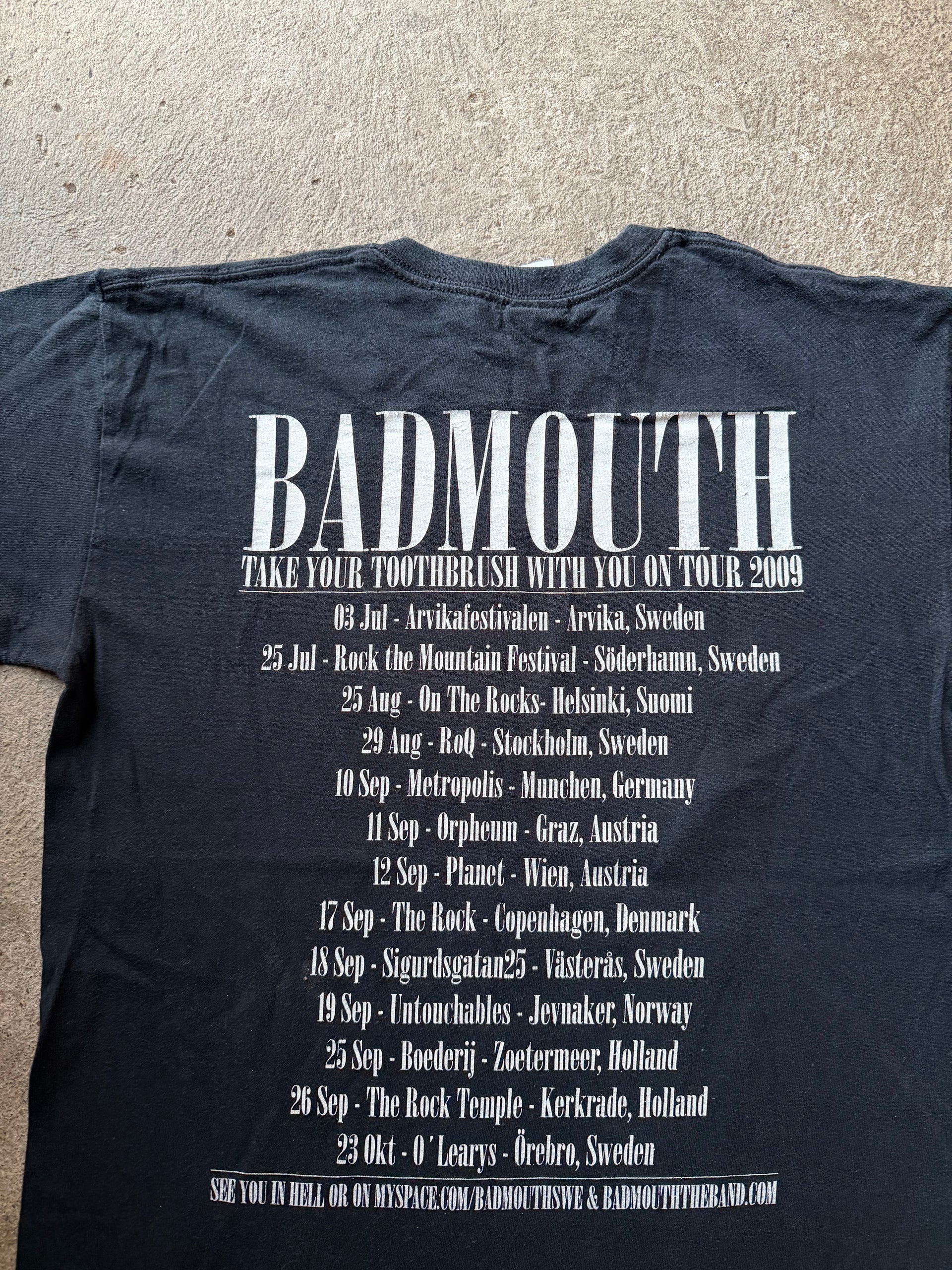 00s Badmouth “Take Your Toothbrush Tour 2009” Tee | Size M