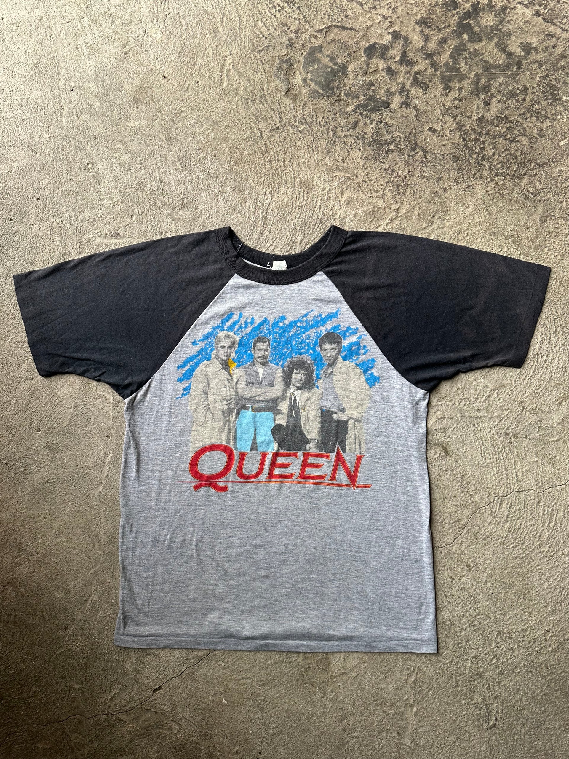 1986 Queen Magic Tour Raglan Vintage Tee | Size M