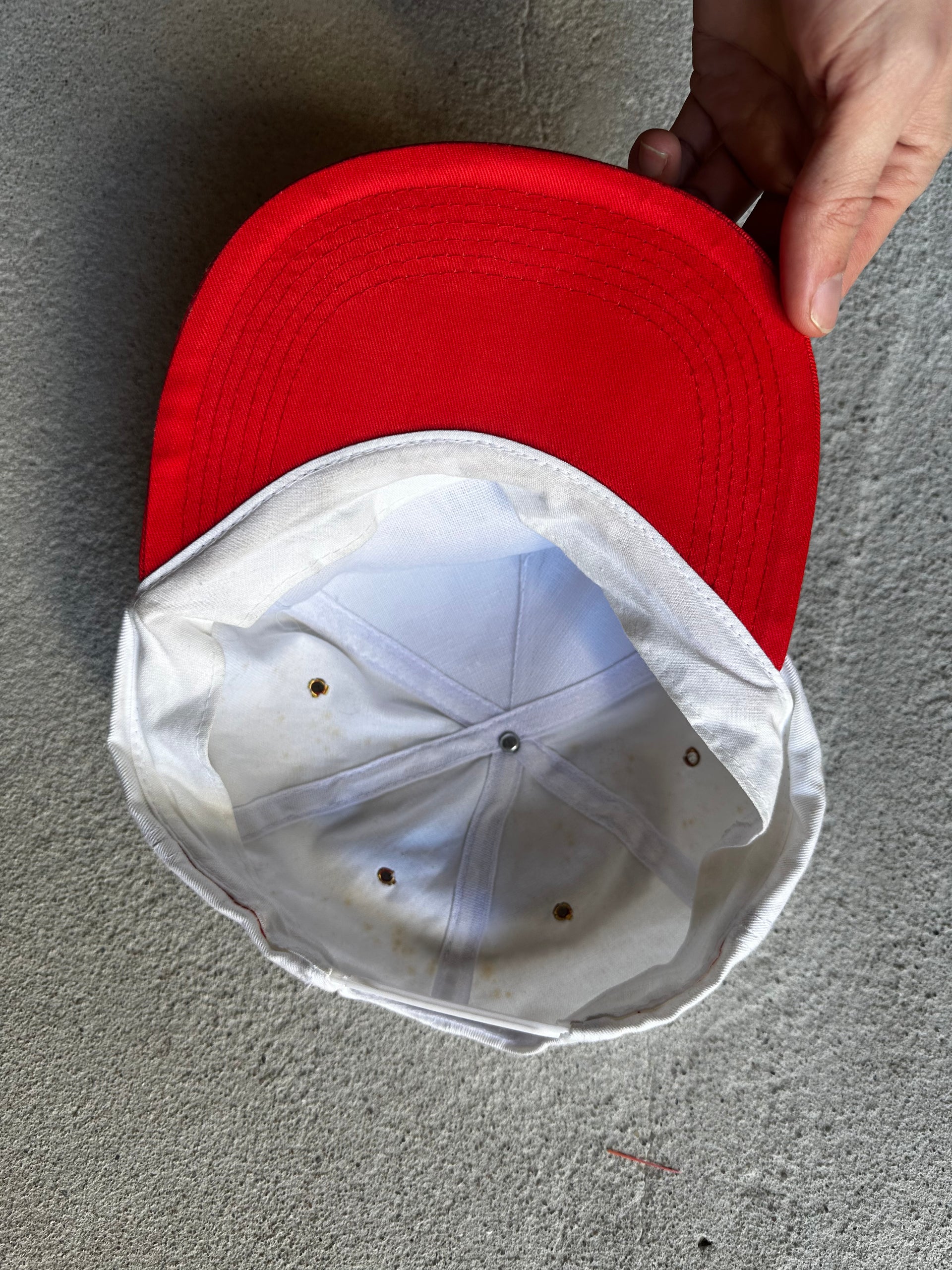 Snabba Mål! Vintage Snapback – Red/White | Adjustable Size