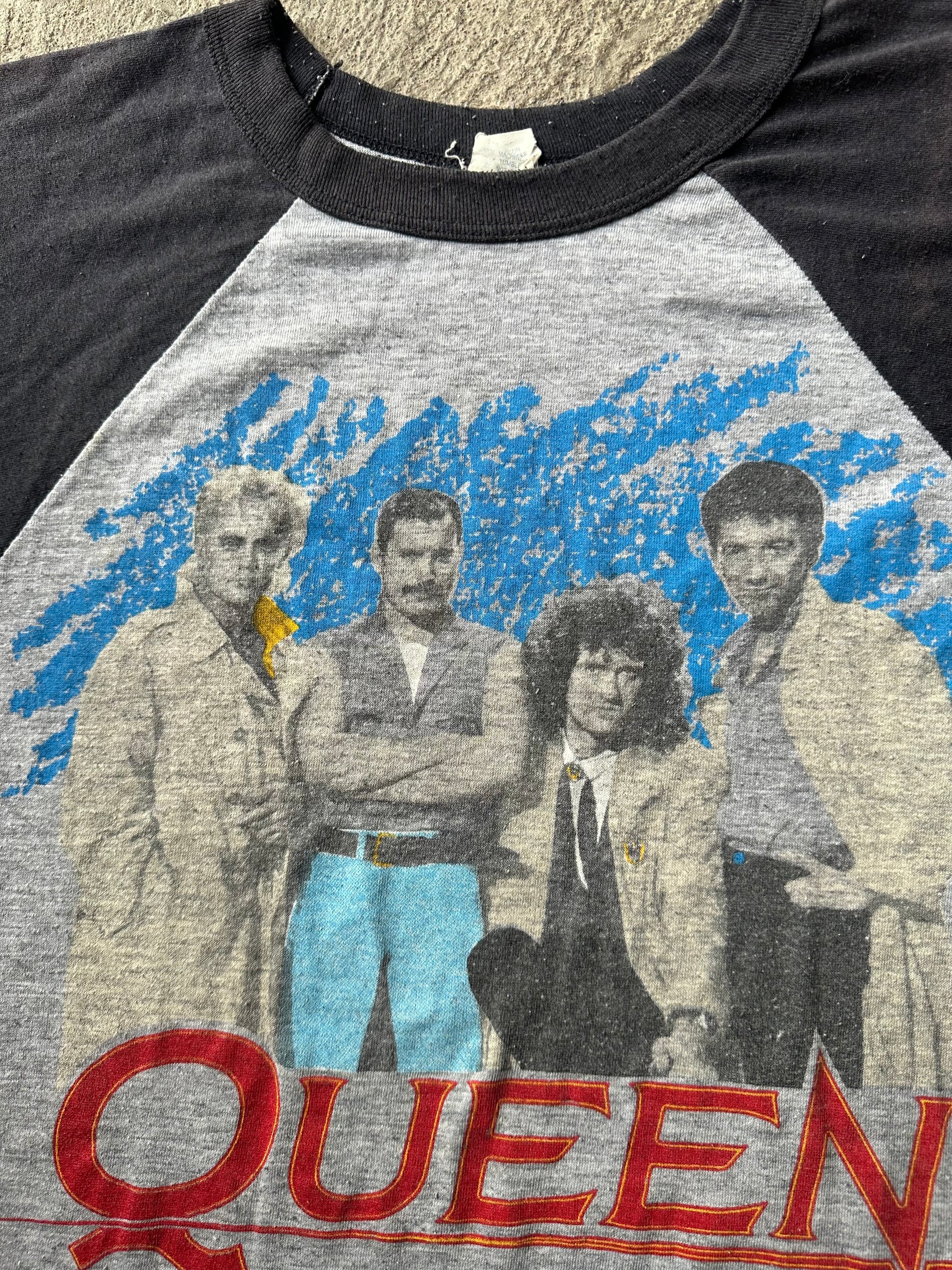 1986 Queen Magic Tour Raglan Vintage Tee | Size M