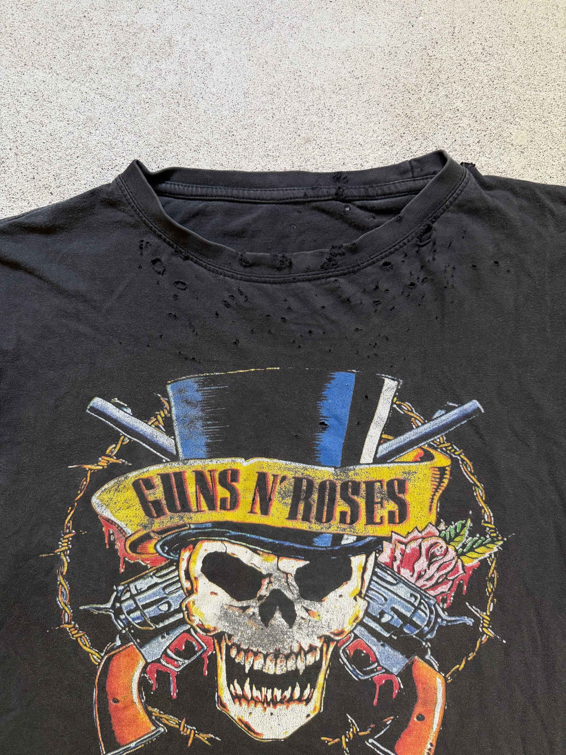 2000s Guns N Roses Logo Distressed Tee | Size M