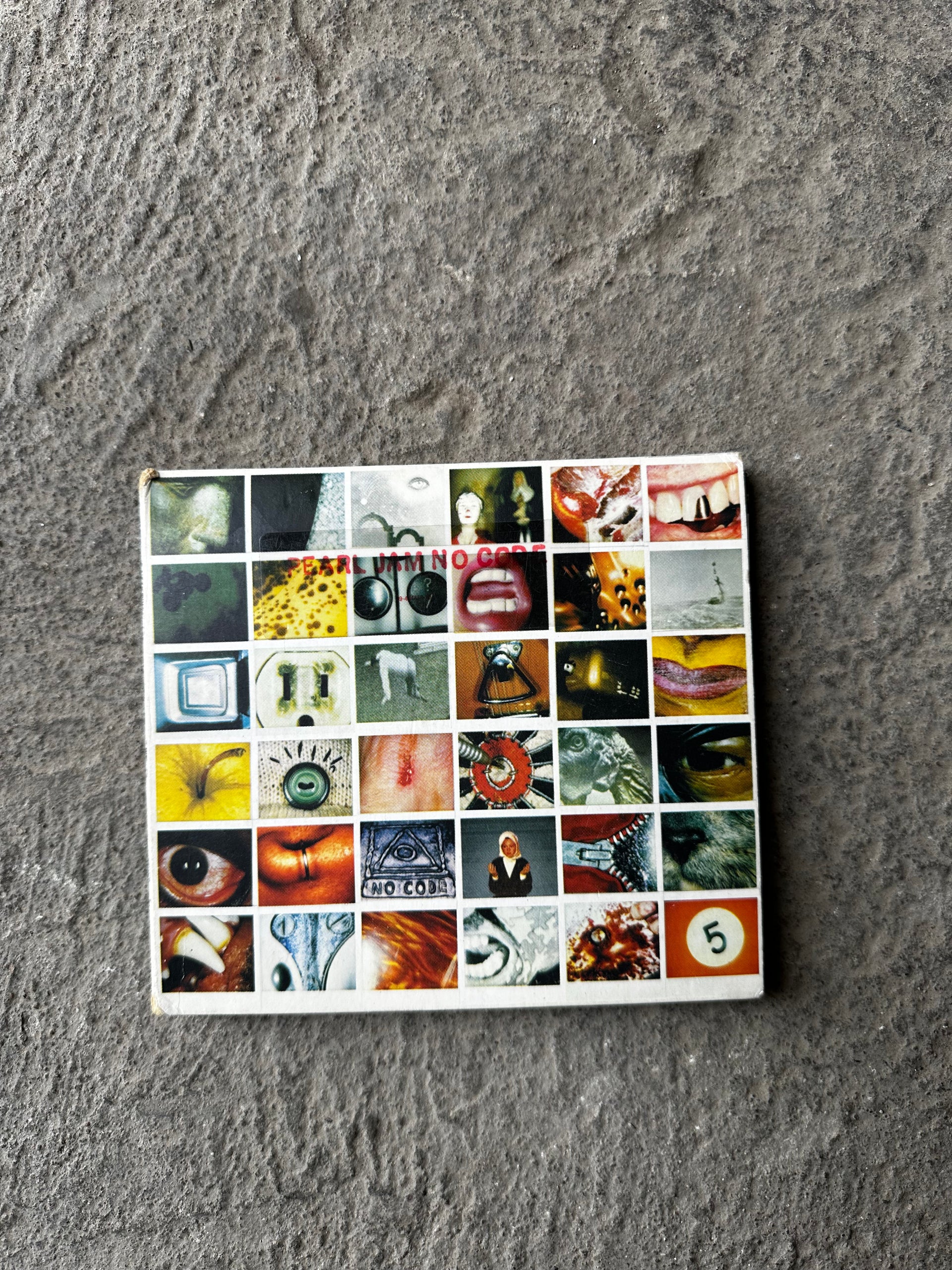Pearl Jam – No Code (1996 CD Box with Polaroid Inserts)