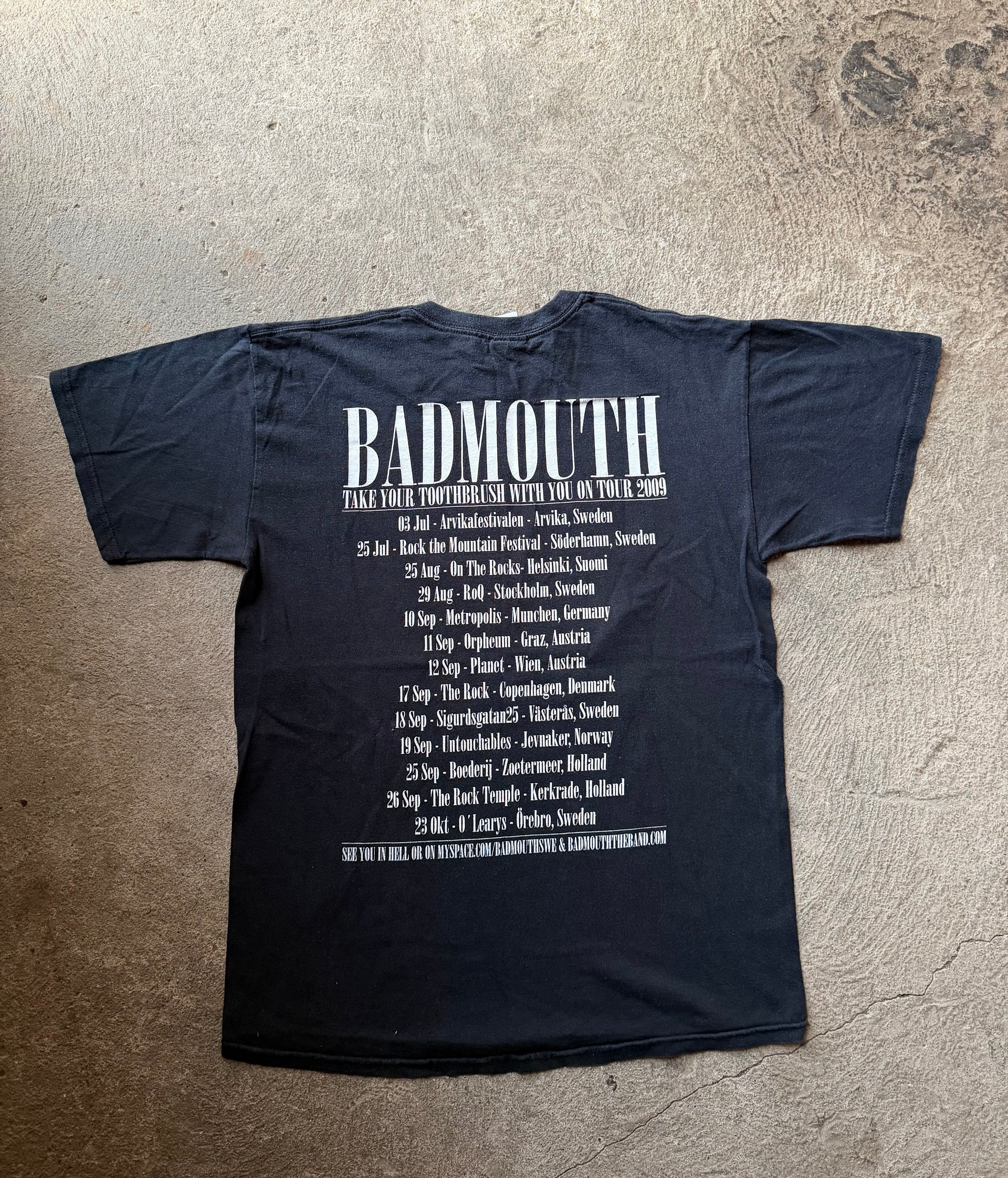 00s Badmouth “Take Your Toothbrush Tour 2009” Tee | Size M