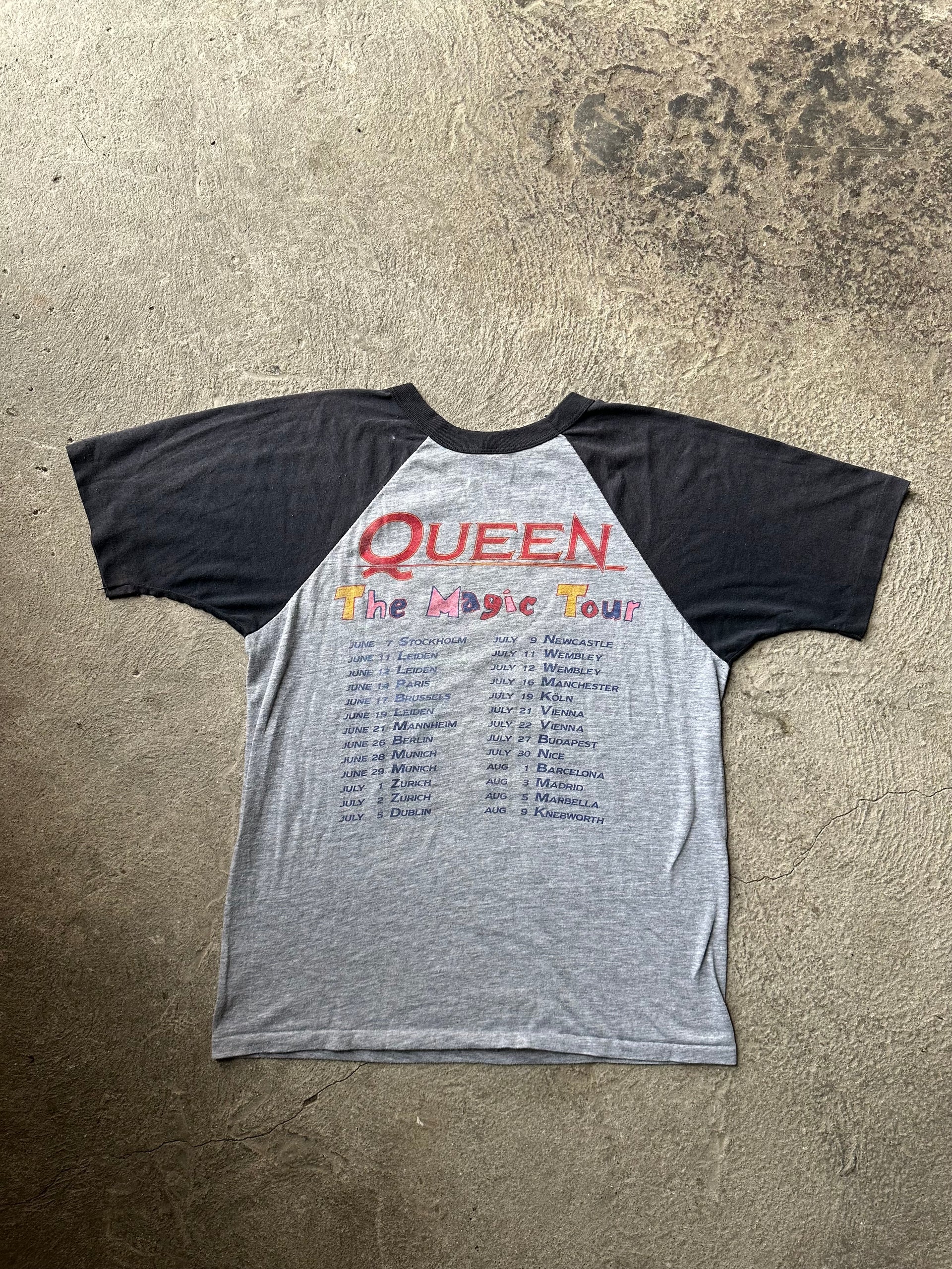 1986 Queen Magic Tour Raglan Vintage Tee | Size M