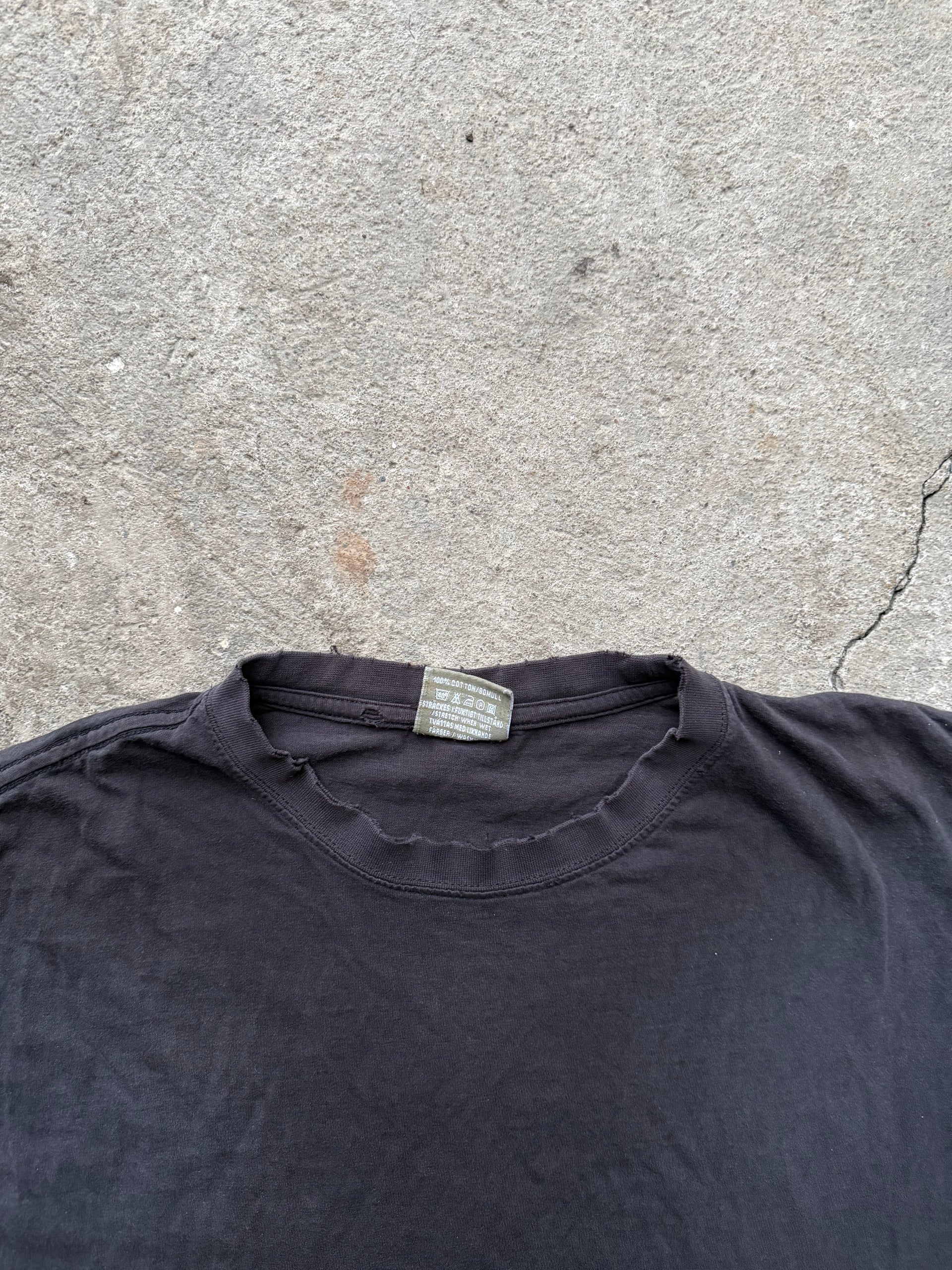 00s Faded Paint Splashed Blank T-Shirt | Size L