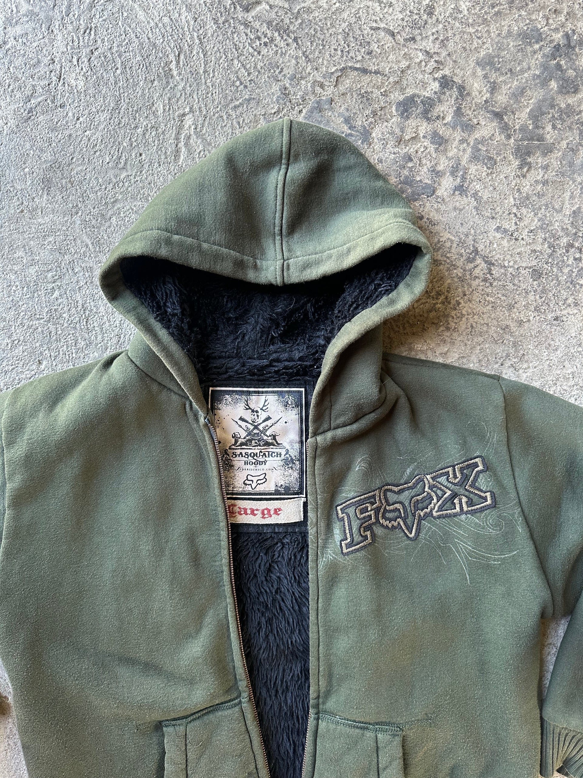 2000s Fox Sasquatch Hoodie Sherpa Lined | Size L