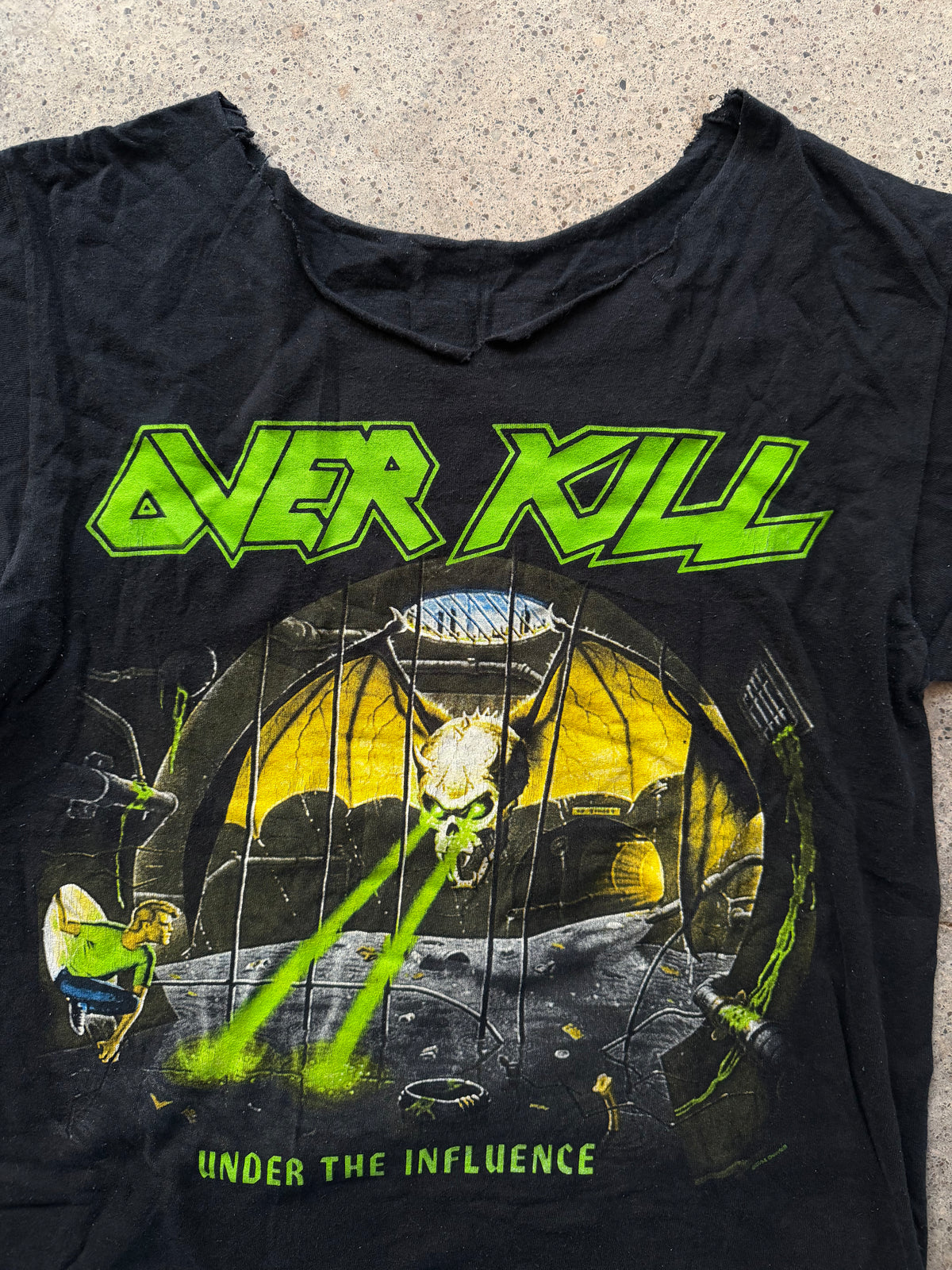 2000s Overkill “Under the Influence” T-Shirt | Size M