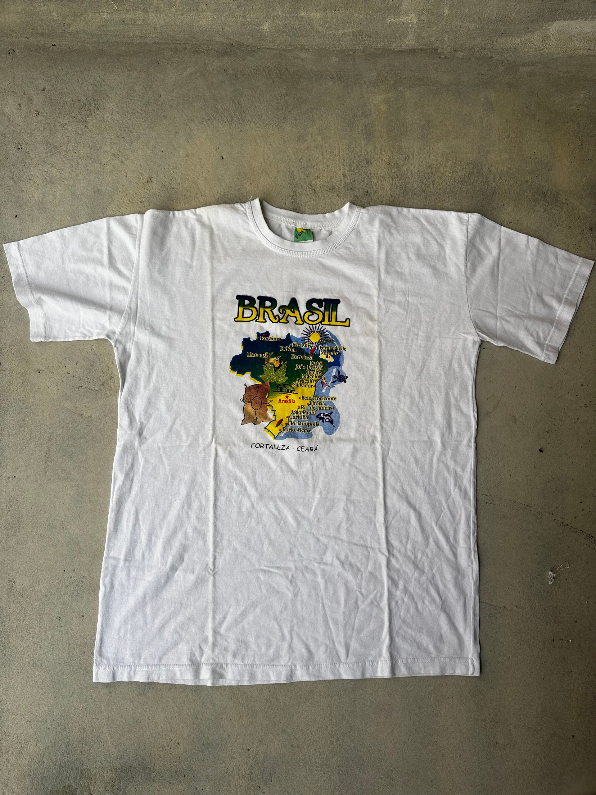 Vintage Brazil tourist T-shirt – 2000s souvenir tee made in Brazil.
