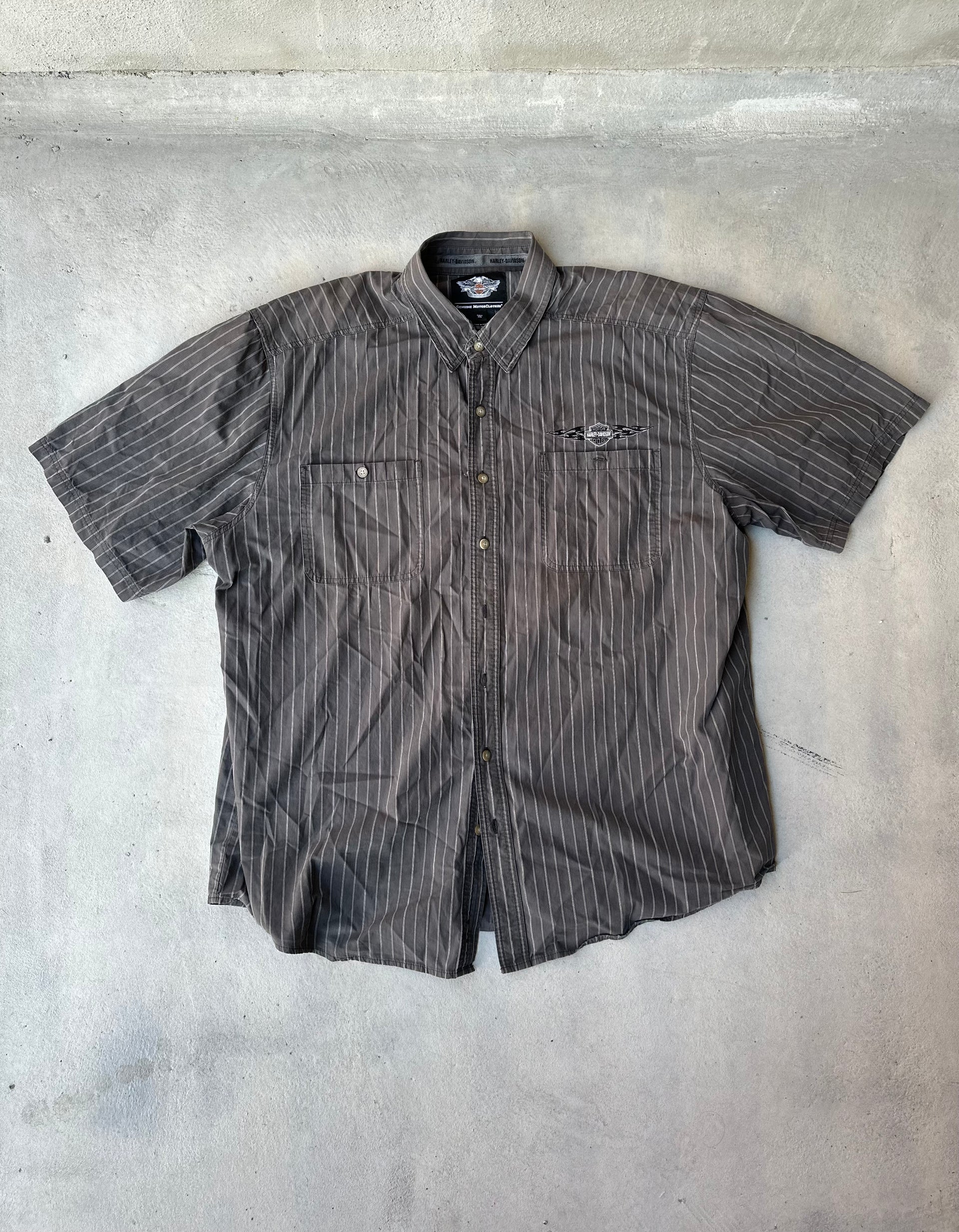 Authentic Harley-Davidson short-sleeve shirt – perfect for riders.
