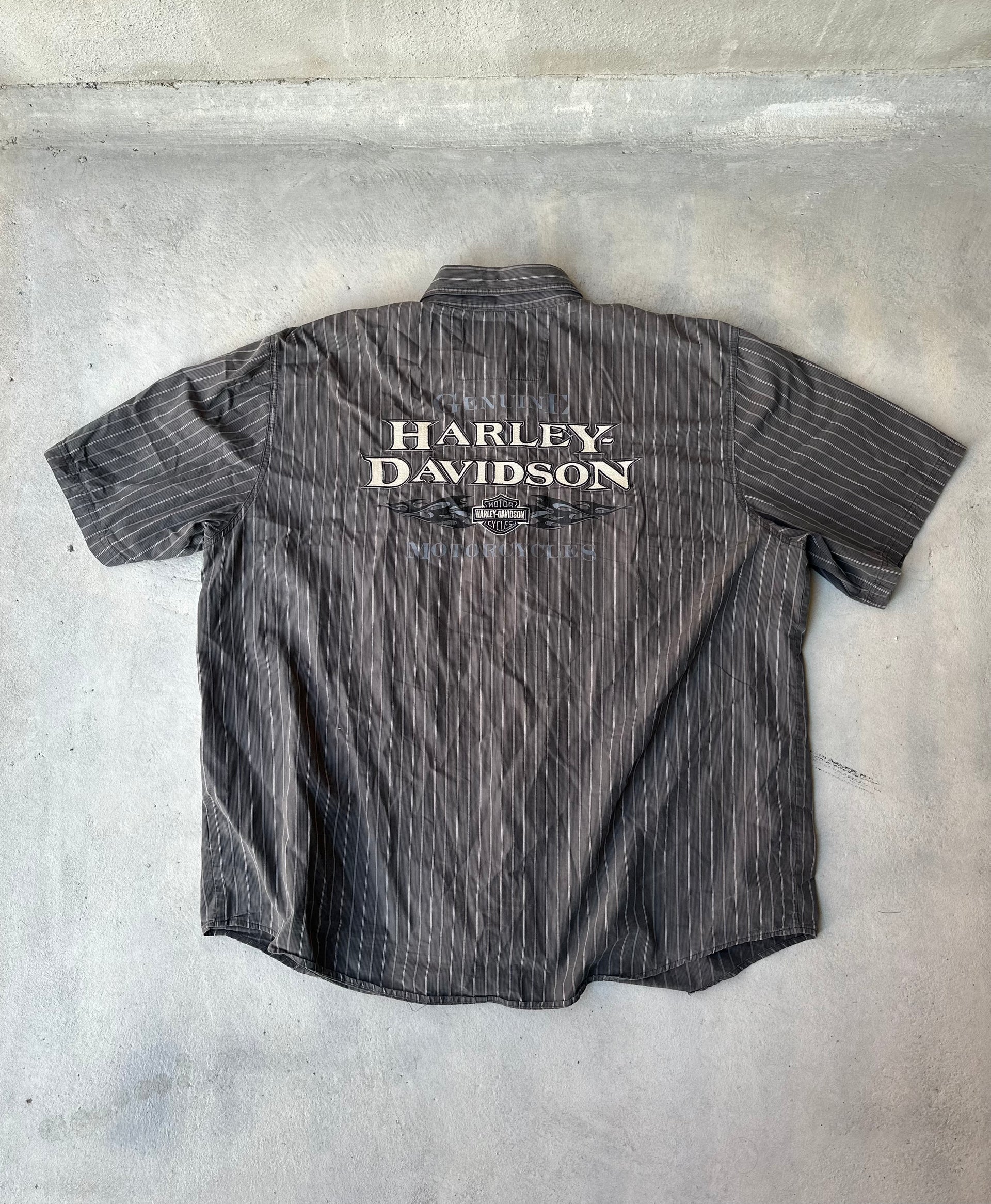 Vintage Harley-Davidson short-sleeve plaid shirt – embroidered back.

