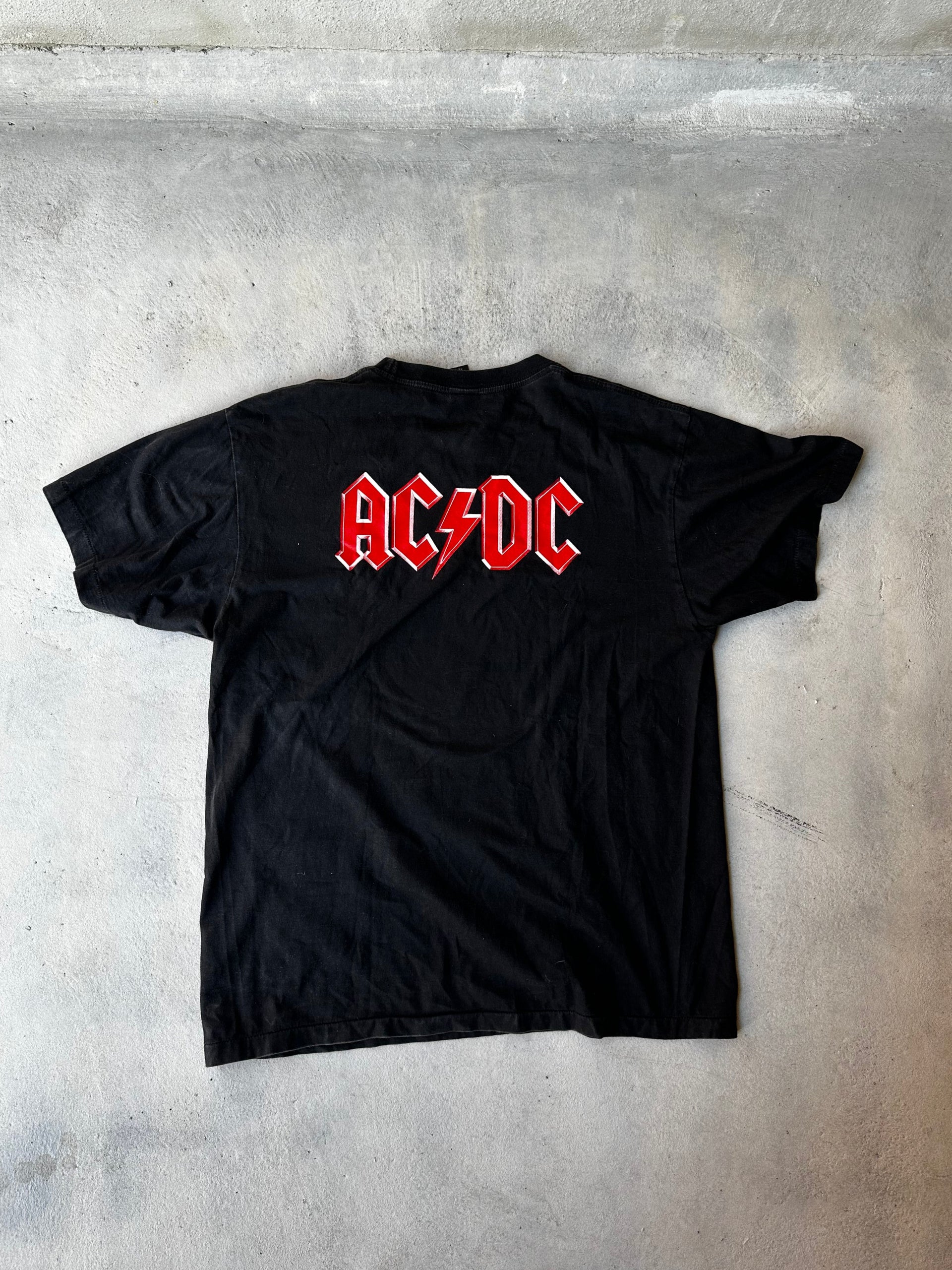 Black AC/DC Band Tee – Rock Eagle single stitch, worn-in vintage.

